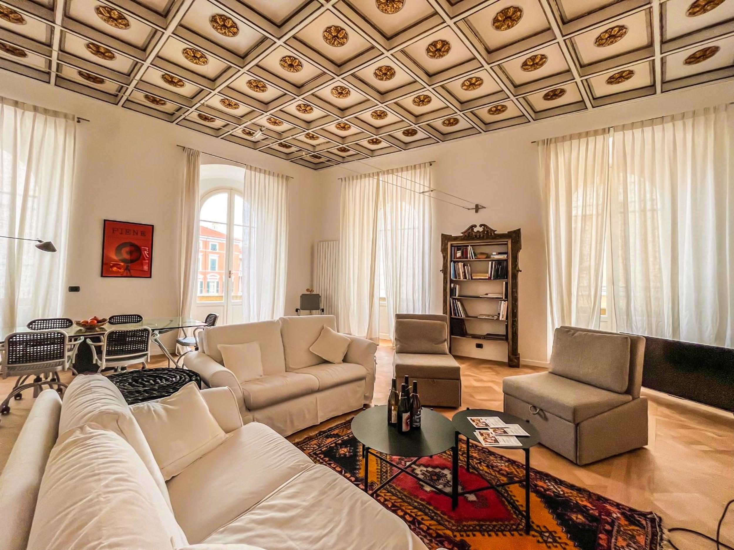 Deluxe Apartment