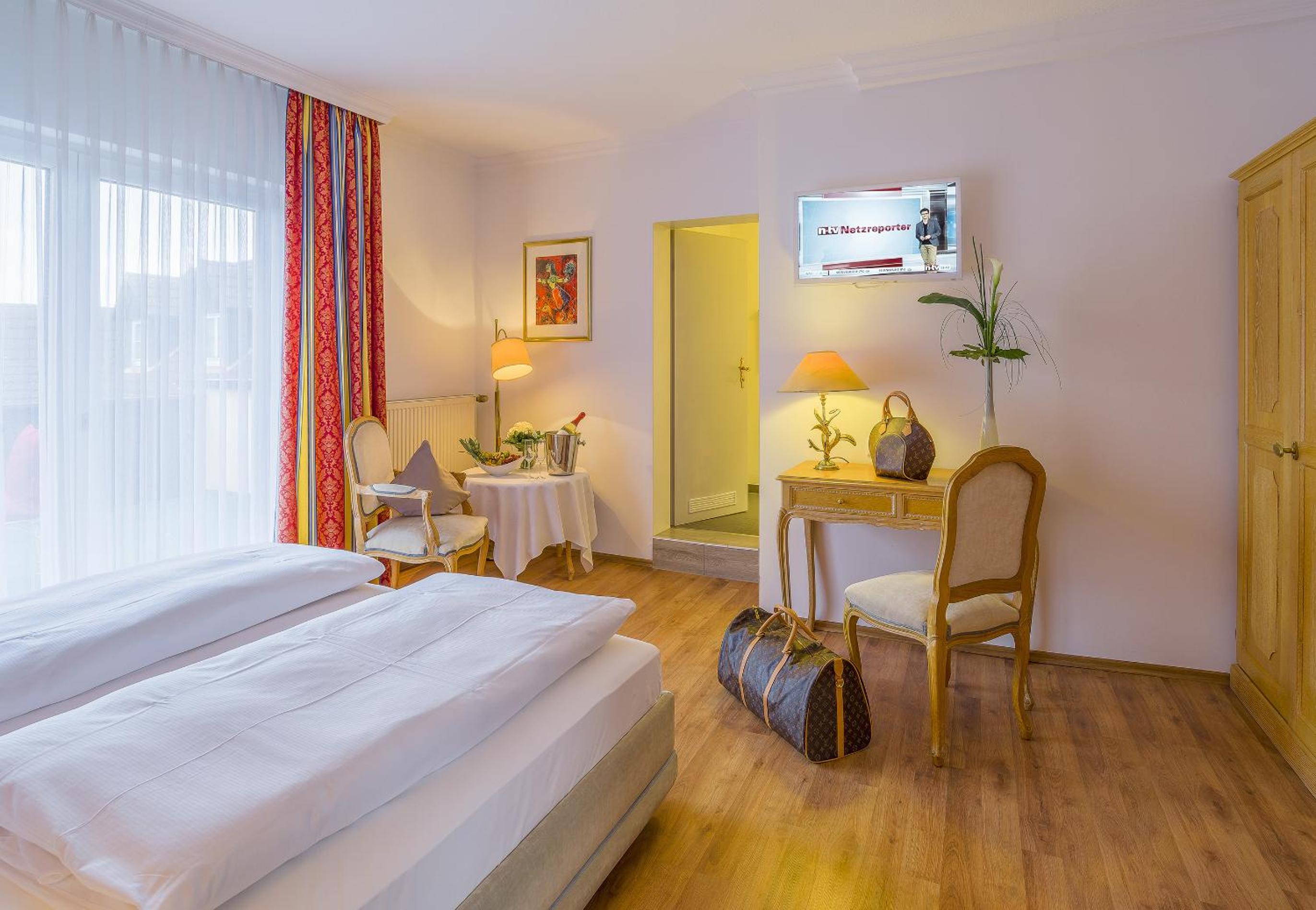 Deluxe Double Room - Photo 1