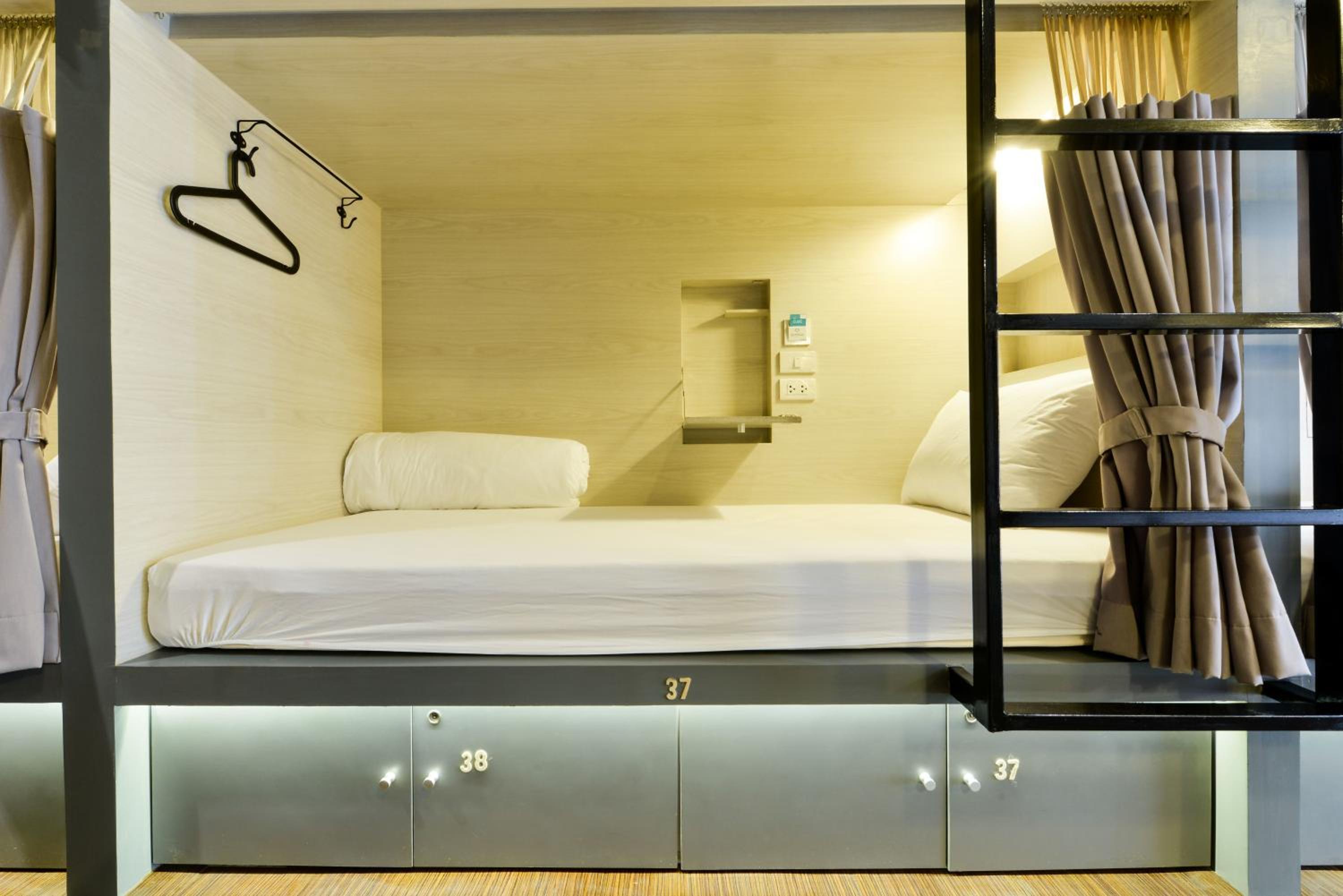 Single Bed Cube Side Entry in Mixed Dormitory photo 1