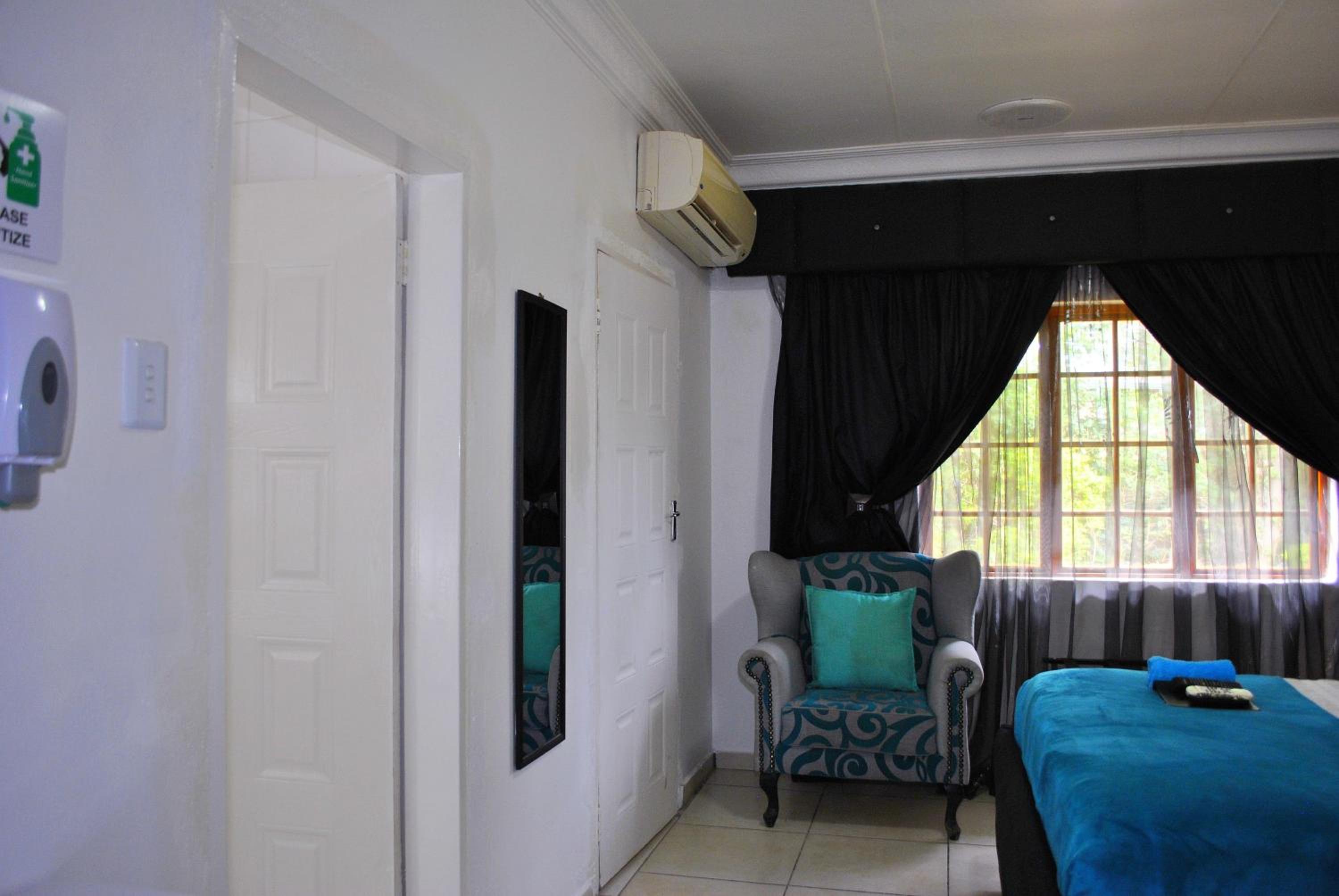 Deluxe Double Room photo 2