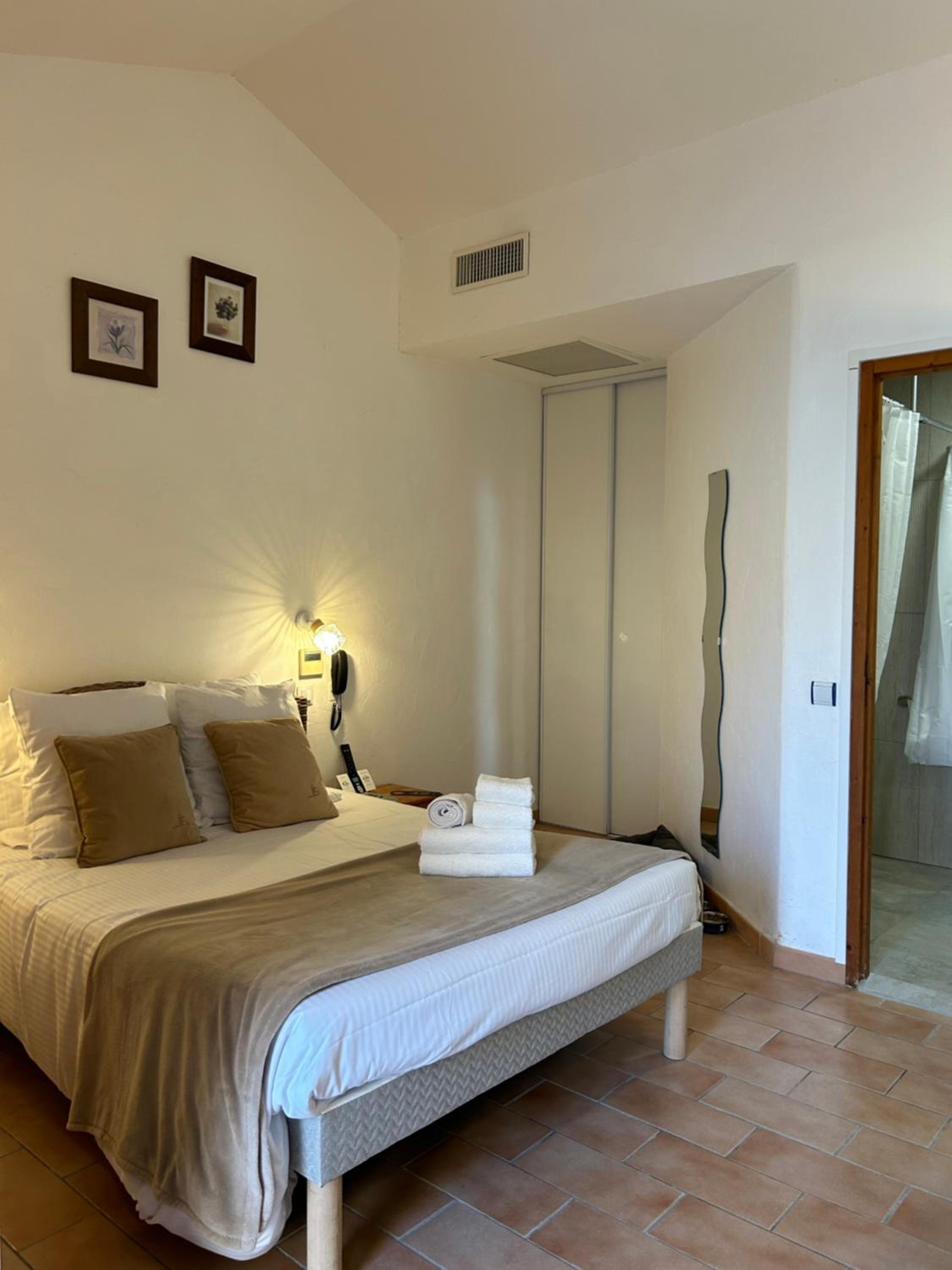 Double Room - Disability Access photo 1