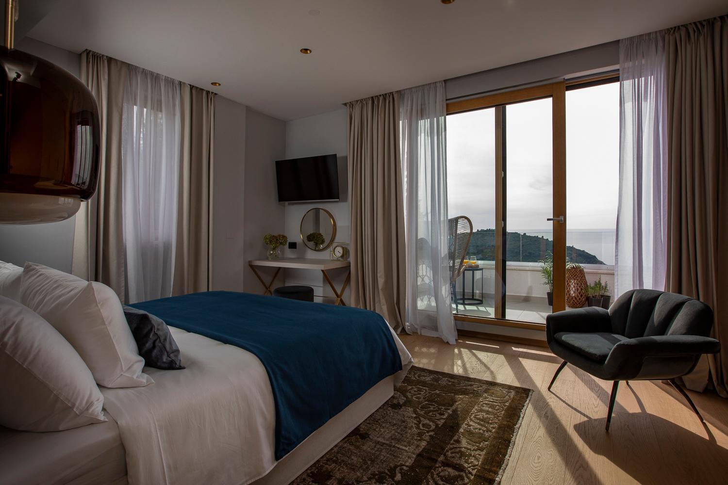Deluxe Apartment