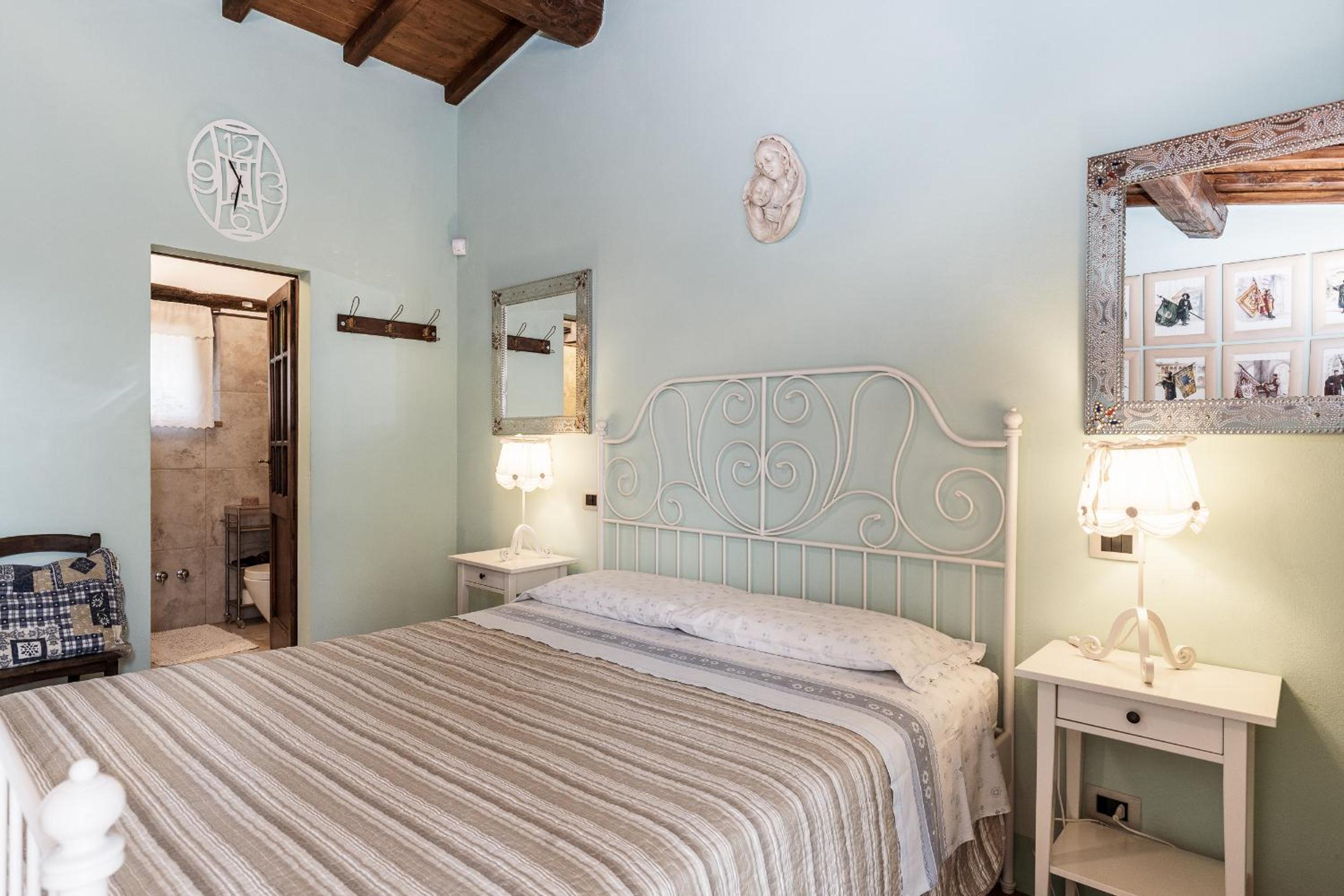 Double Room - Photo 5