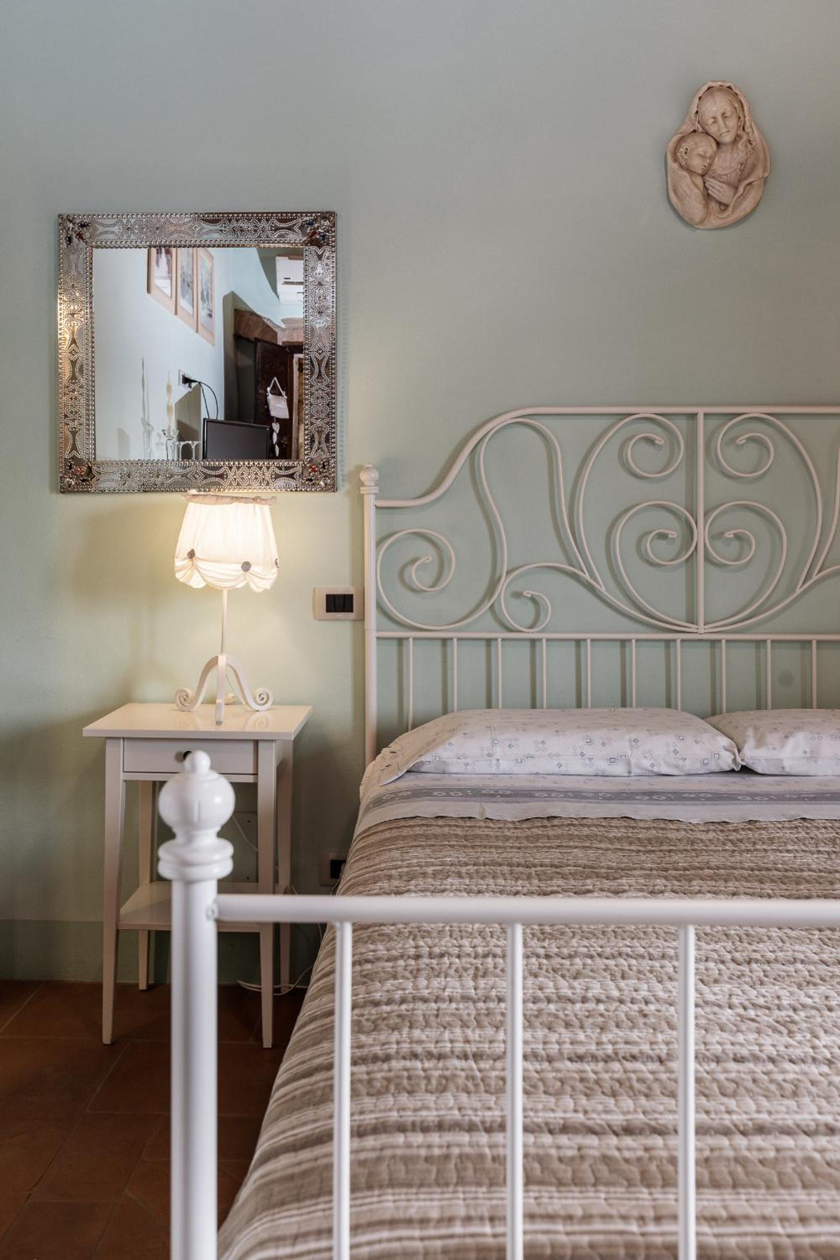 Double Room - Photo 4