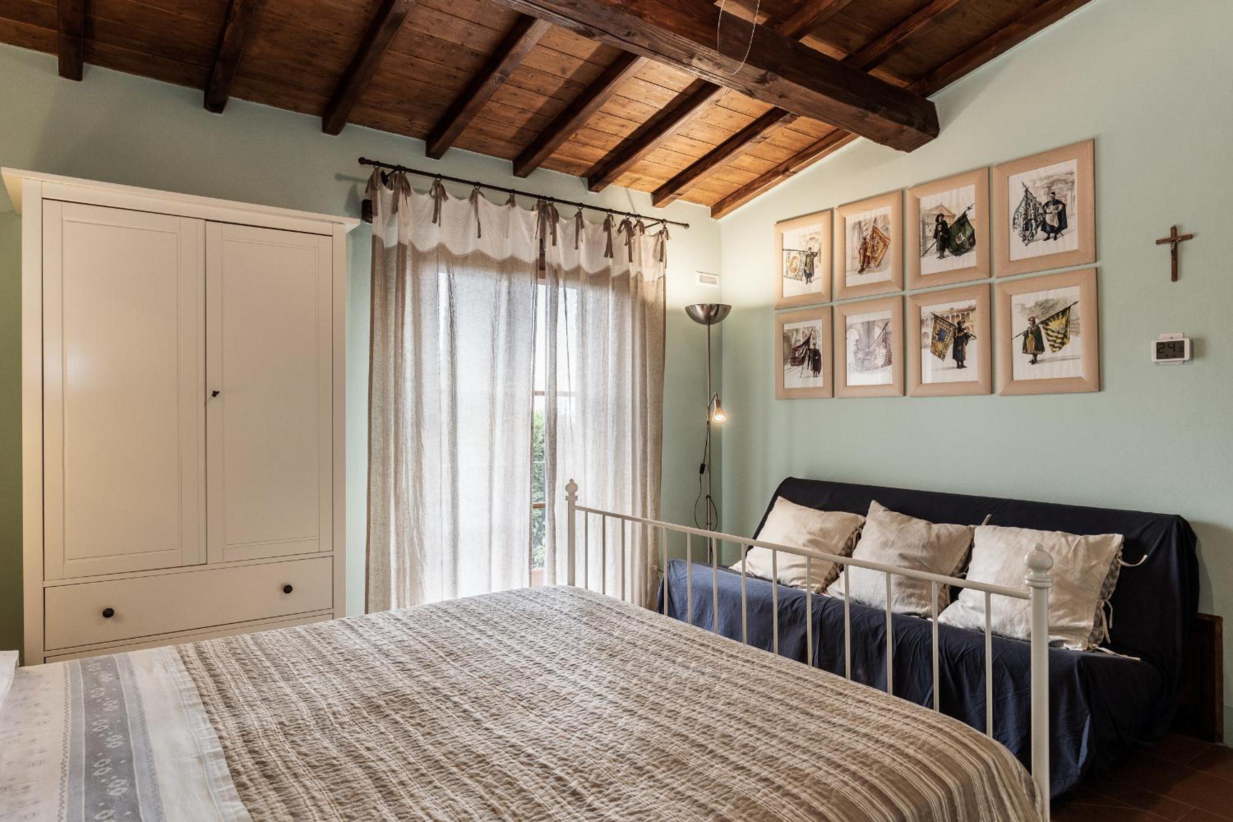 Double Room - Photo 17