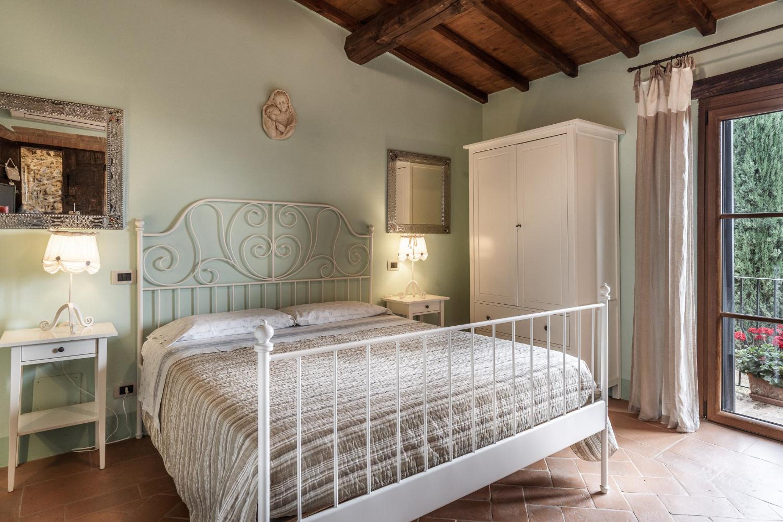 Double Room - Photo 11