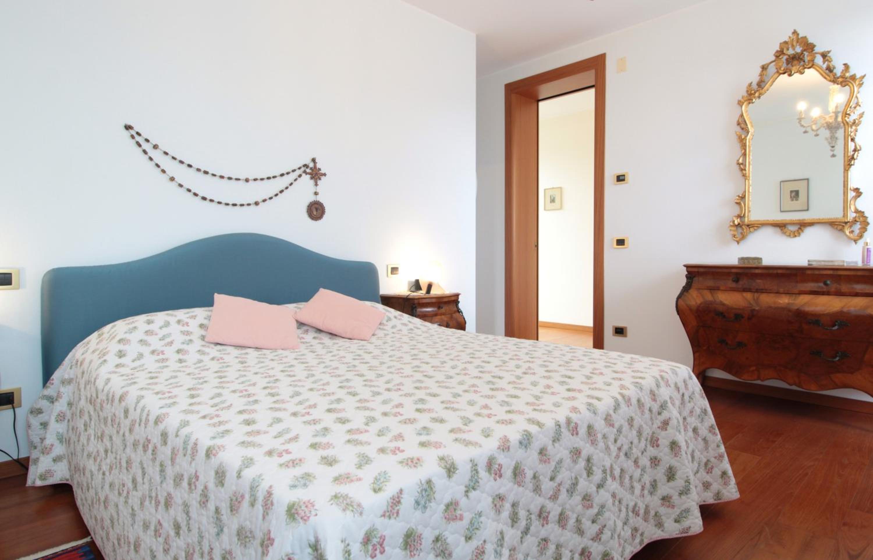 Villa photo 1