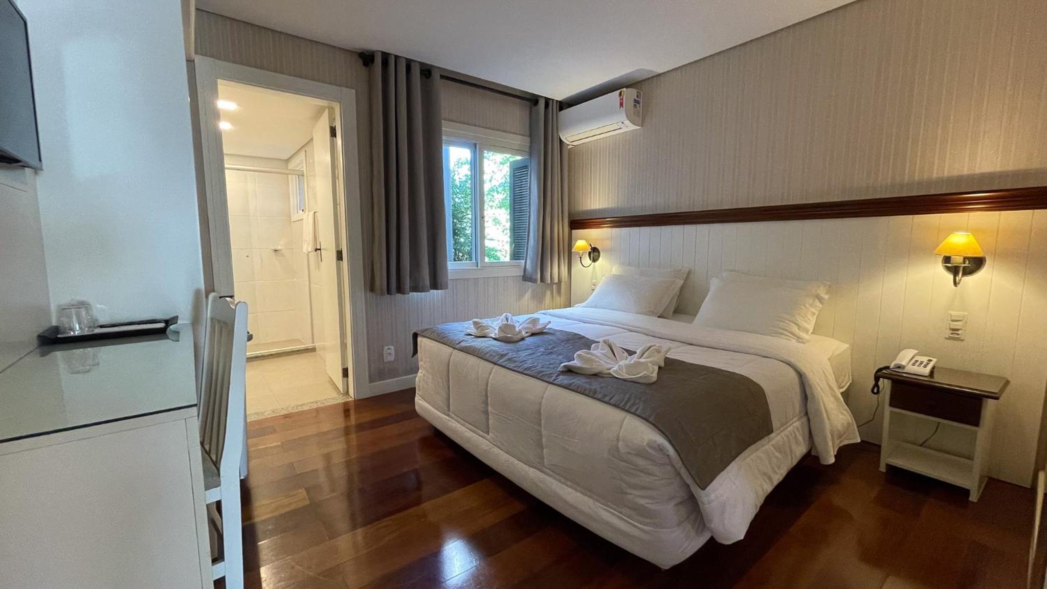 Standard Double or Twin Room photo 1
