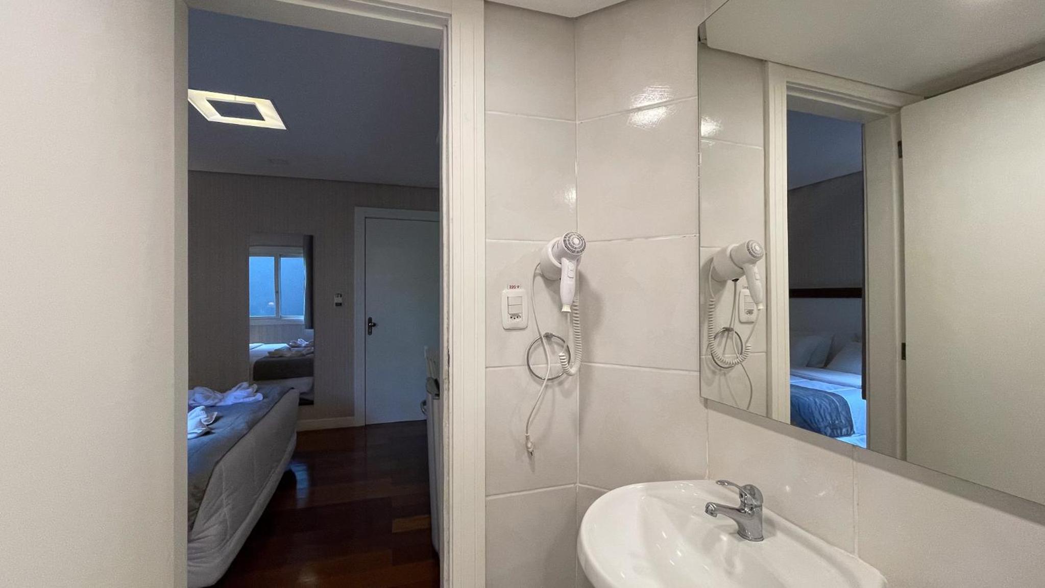 Standard Double or Twin Room photo 3