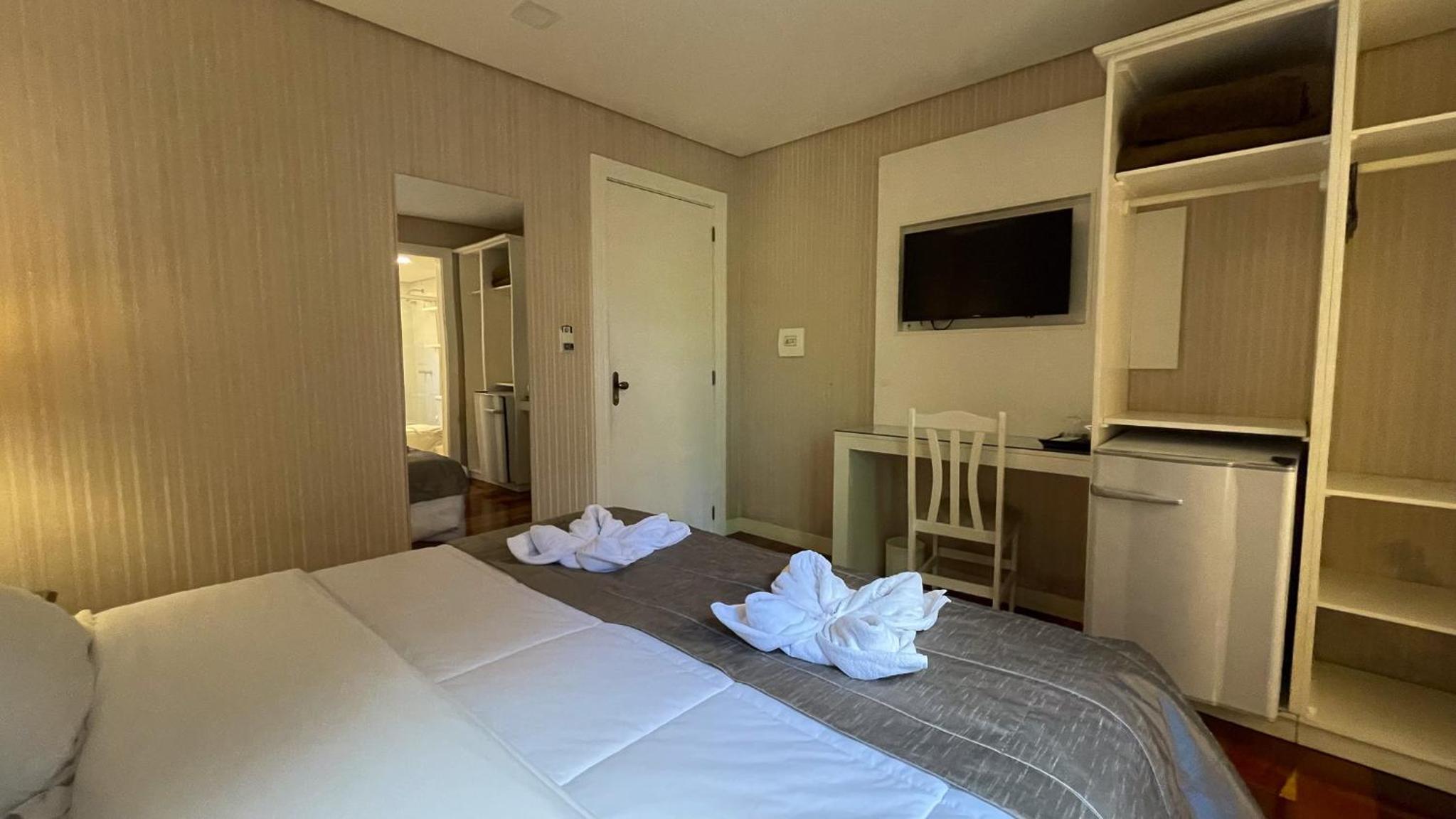 Standard Double or Twin Room photo 2