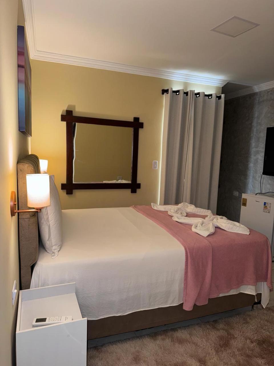 Deluxe Double Room with Balcony photo 2