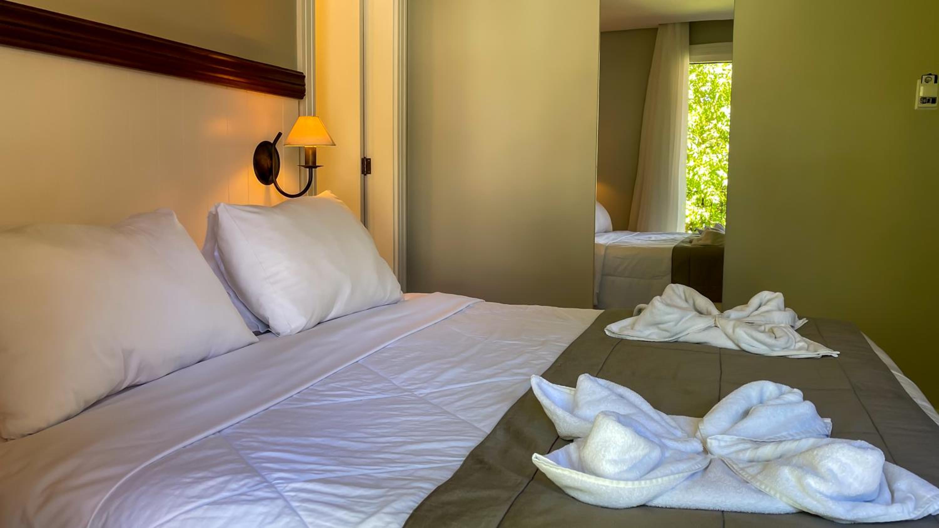 Deluxe Double Room with Balcony photo 3