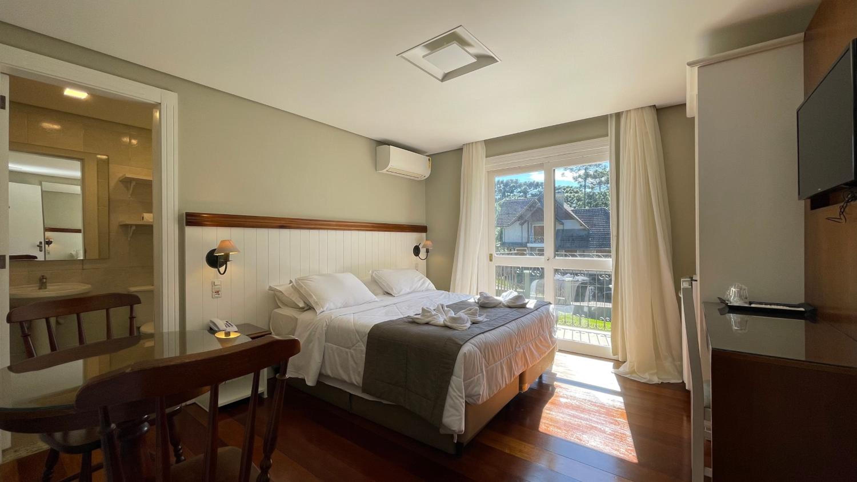 Deluxe Double or Twin Room with Balcony photo 1