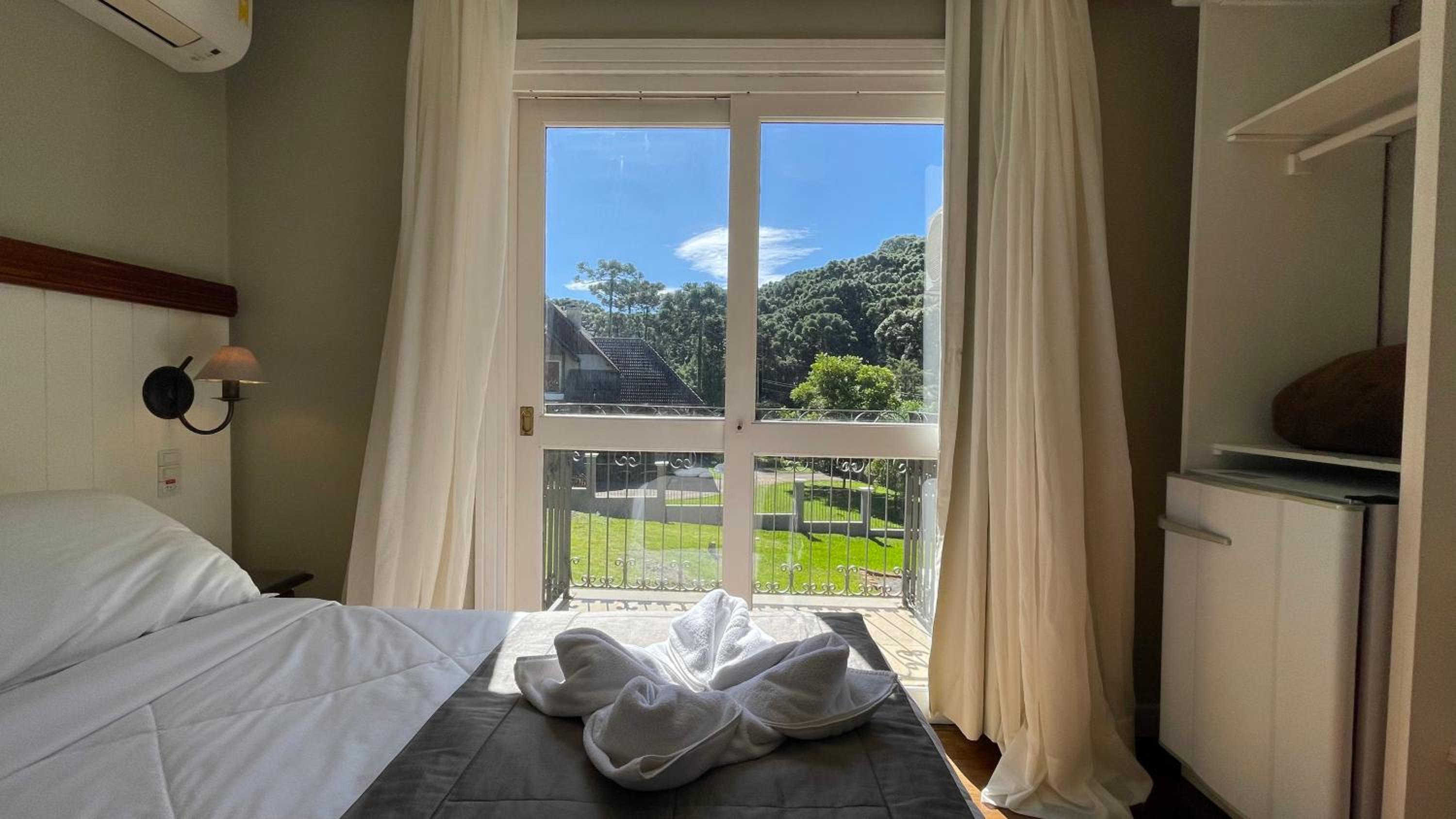 Deluxe Double or Twin Room with Balcony photo 2