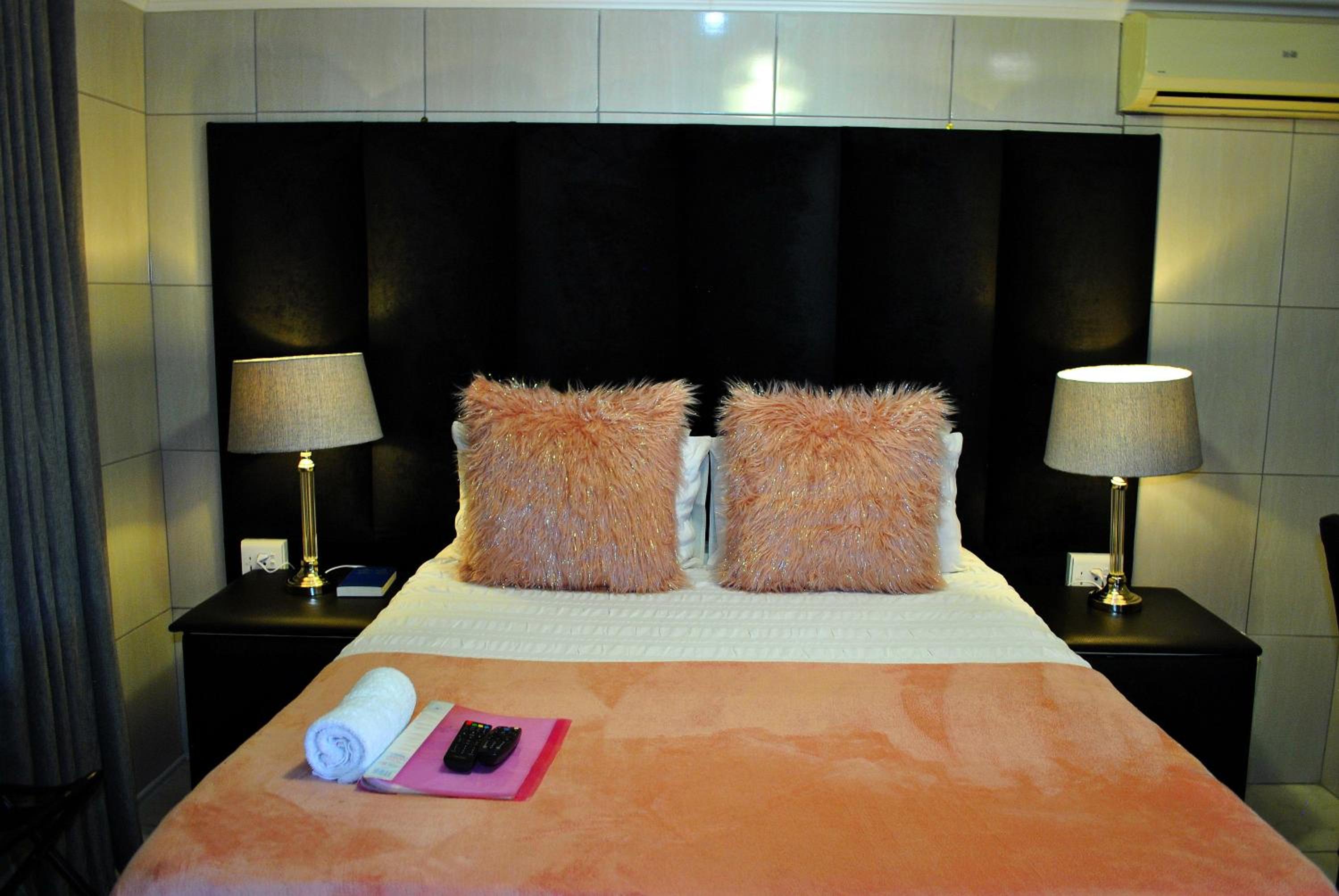 Large Double Room photo 1