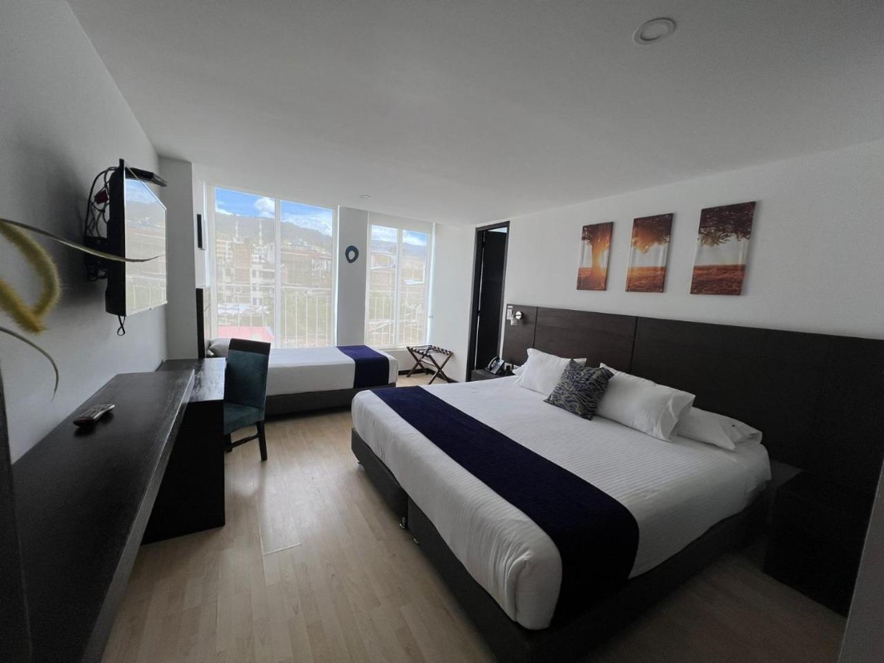 Deluxe King Room photo 1