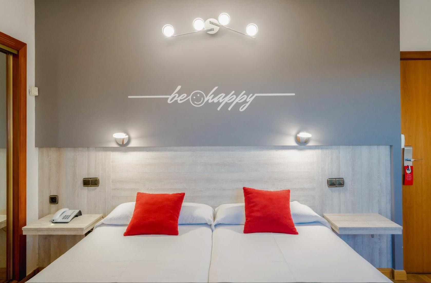 Double or Twin Room - Photo 3