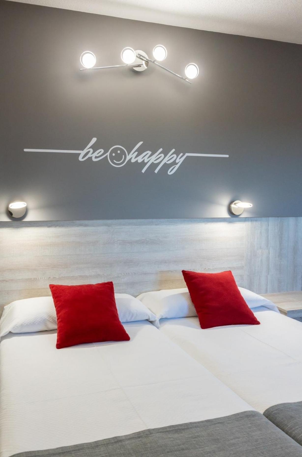 Double or Twin Room - Photo 5