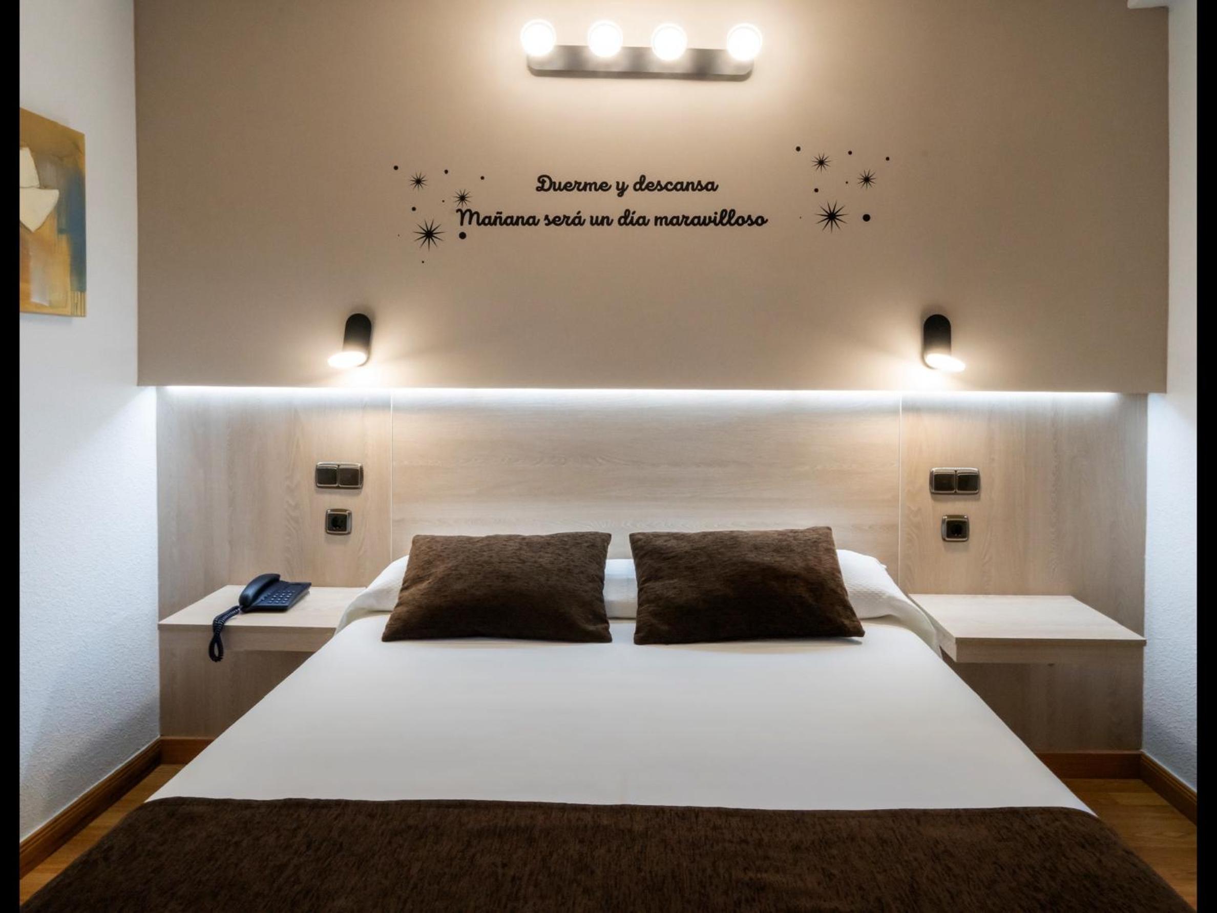 Double or Twin Room - Photo 14