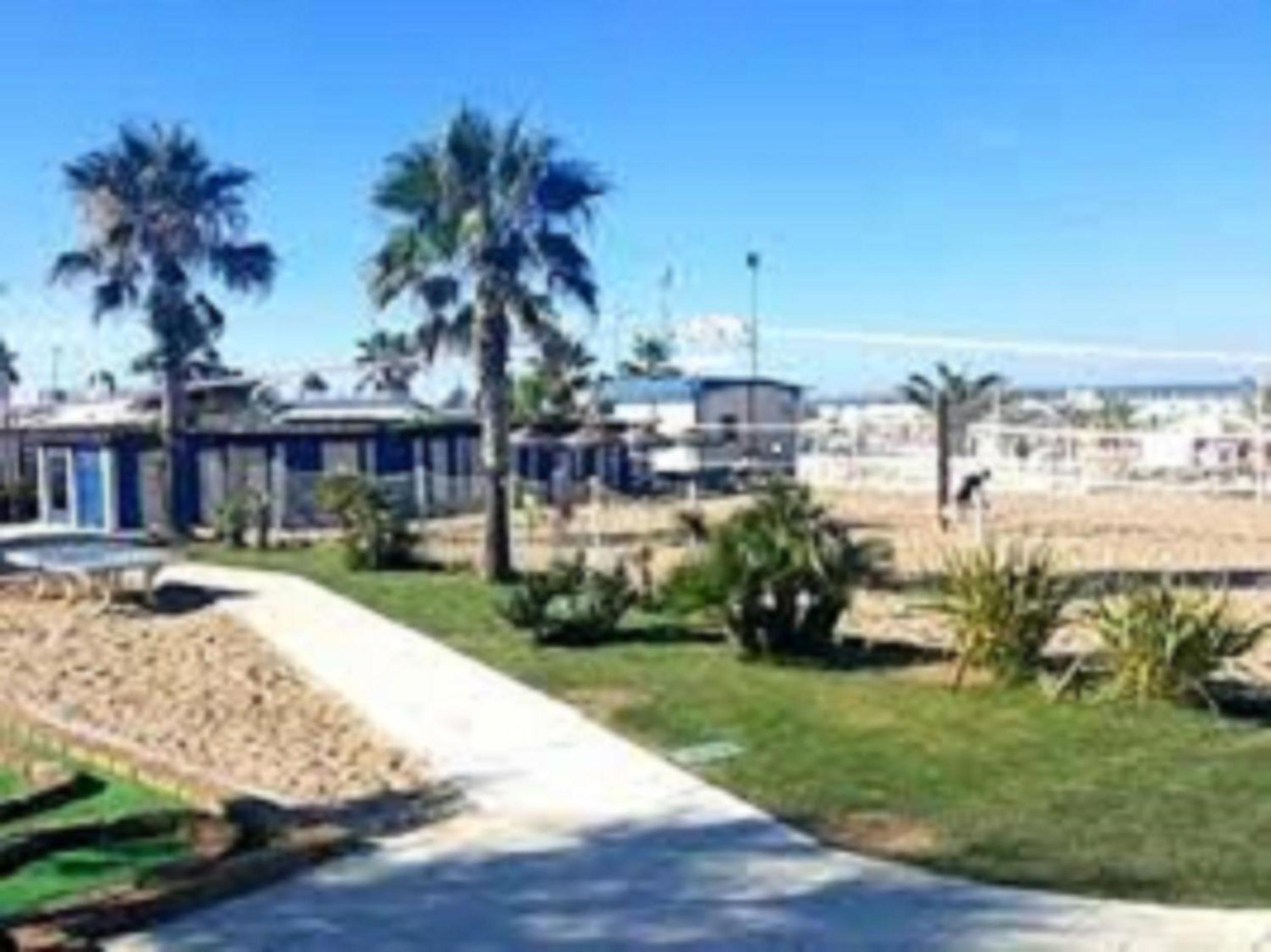 Standard Quadruple Room with Balcony and Beach access photo 3