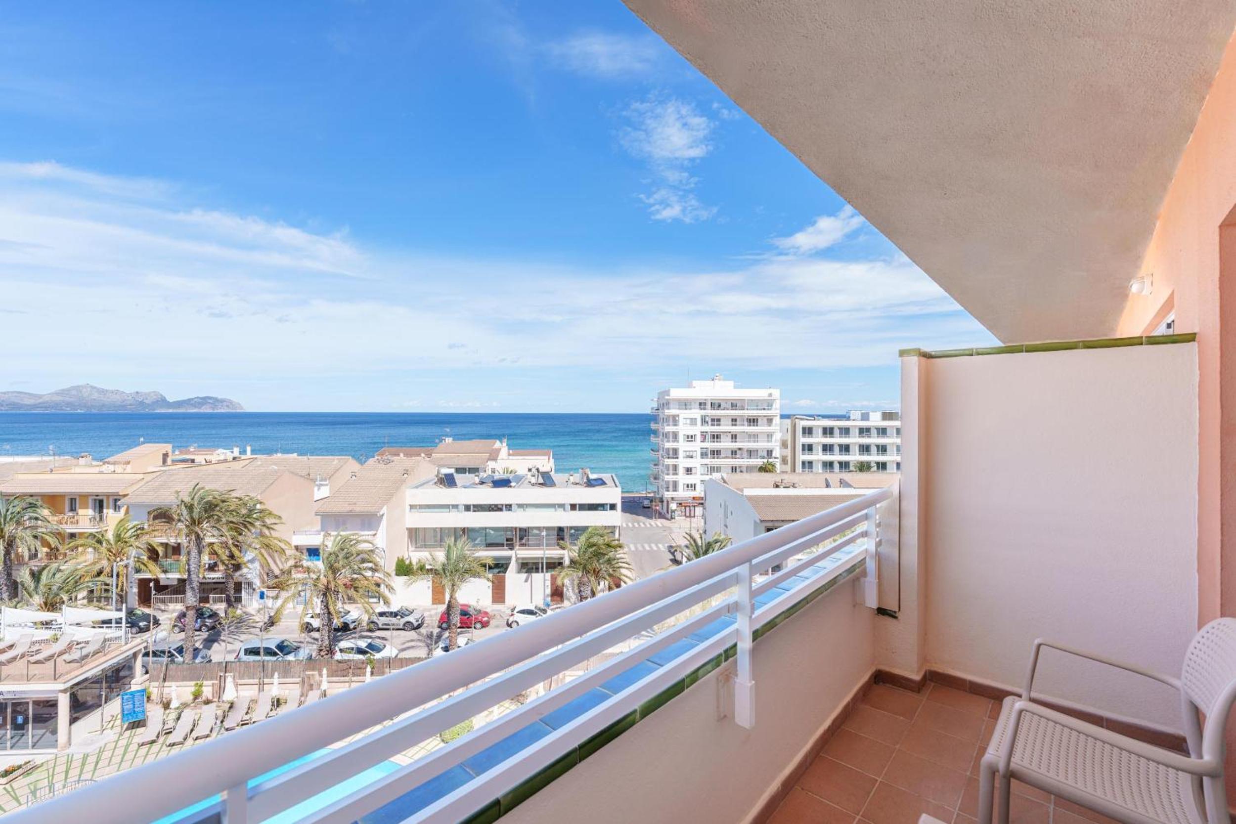 Double Room with Sea View (2 adults)