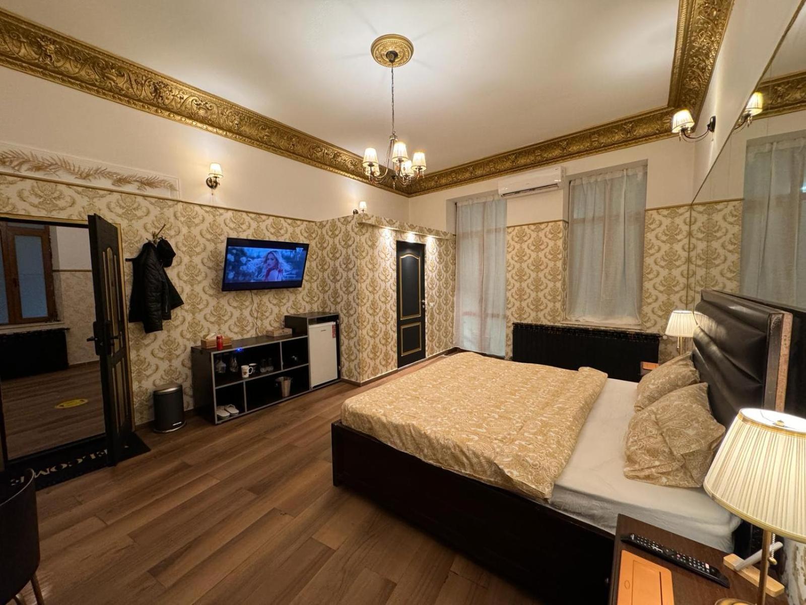 Studio With Balcony