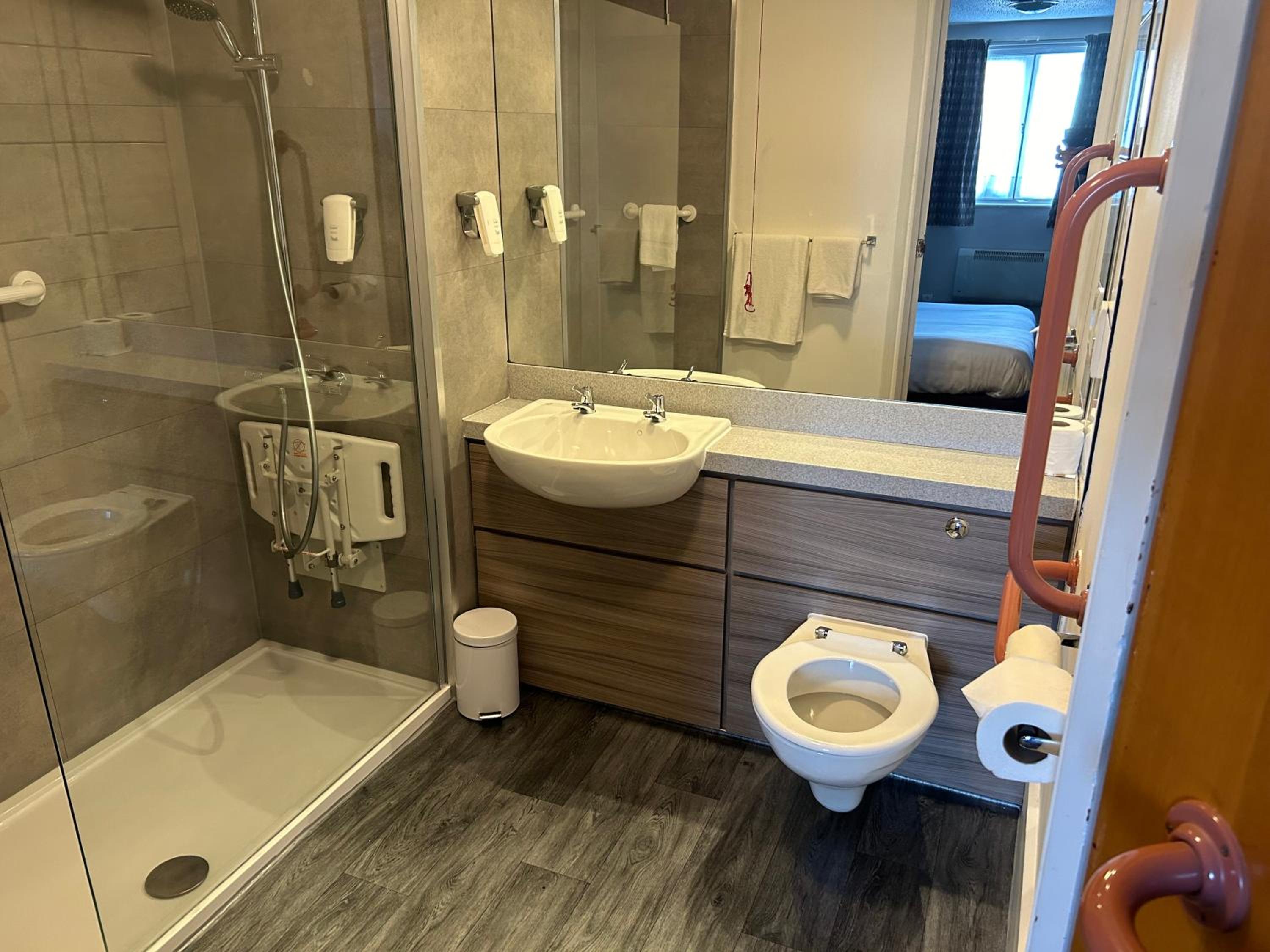Double Room - Disability Access photo 2