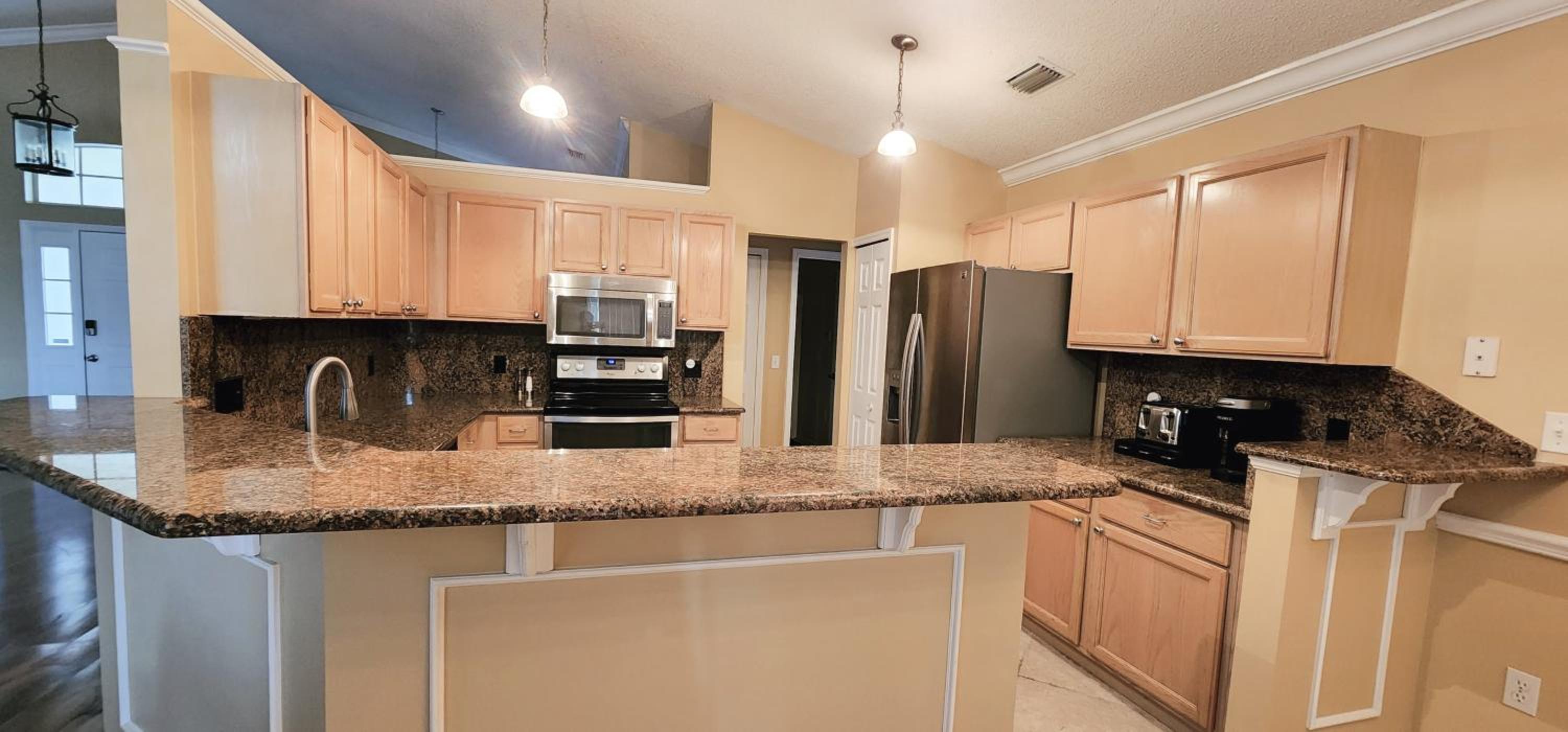 Three-Bedroom House photo 3
