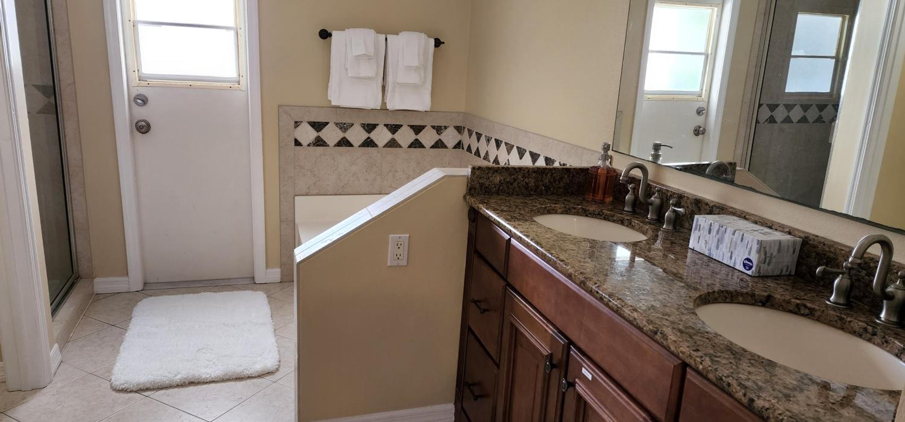 Three-Bedroom House photo 2