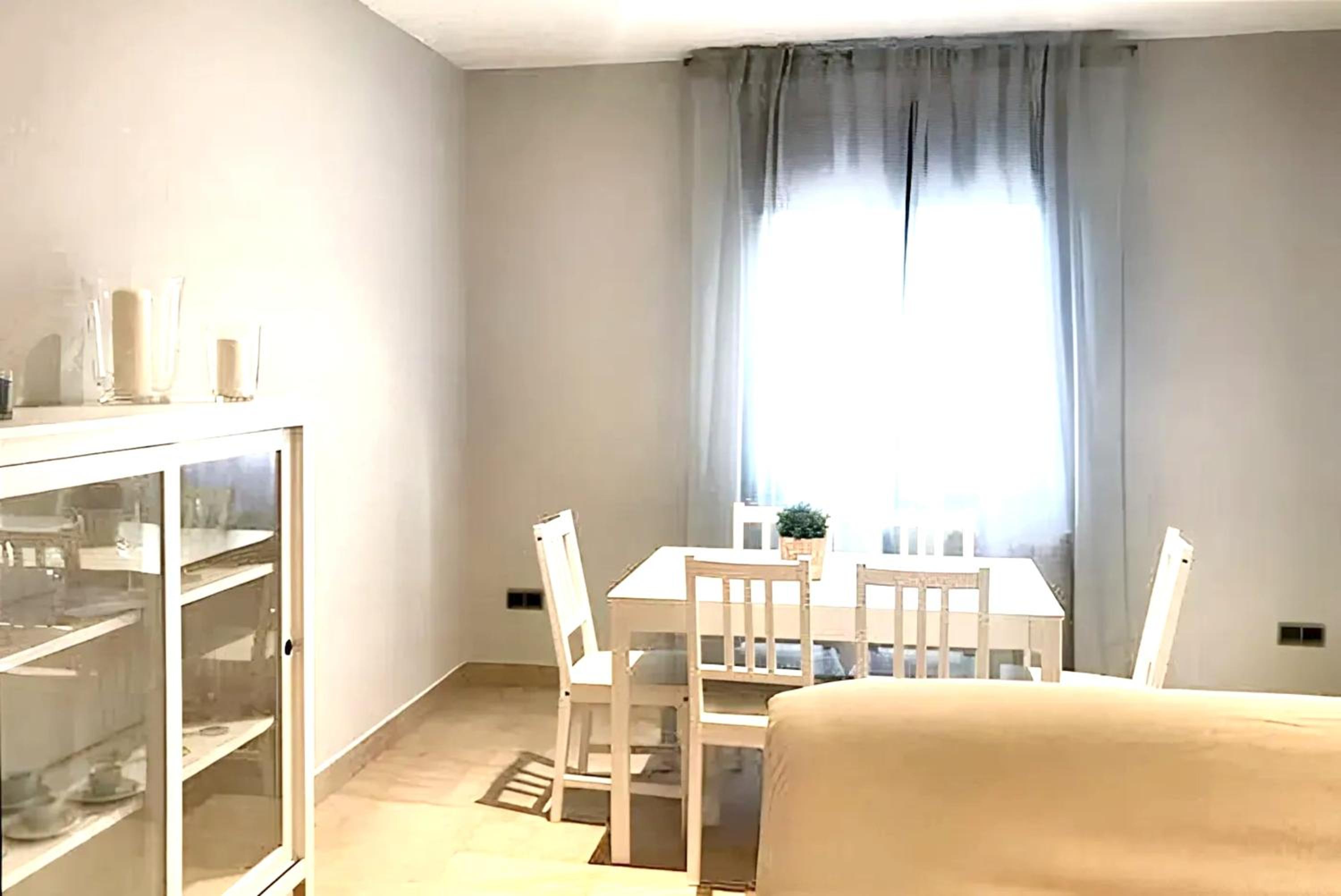 Four-Bedroom Villa photo 3