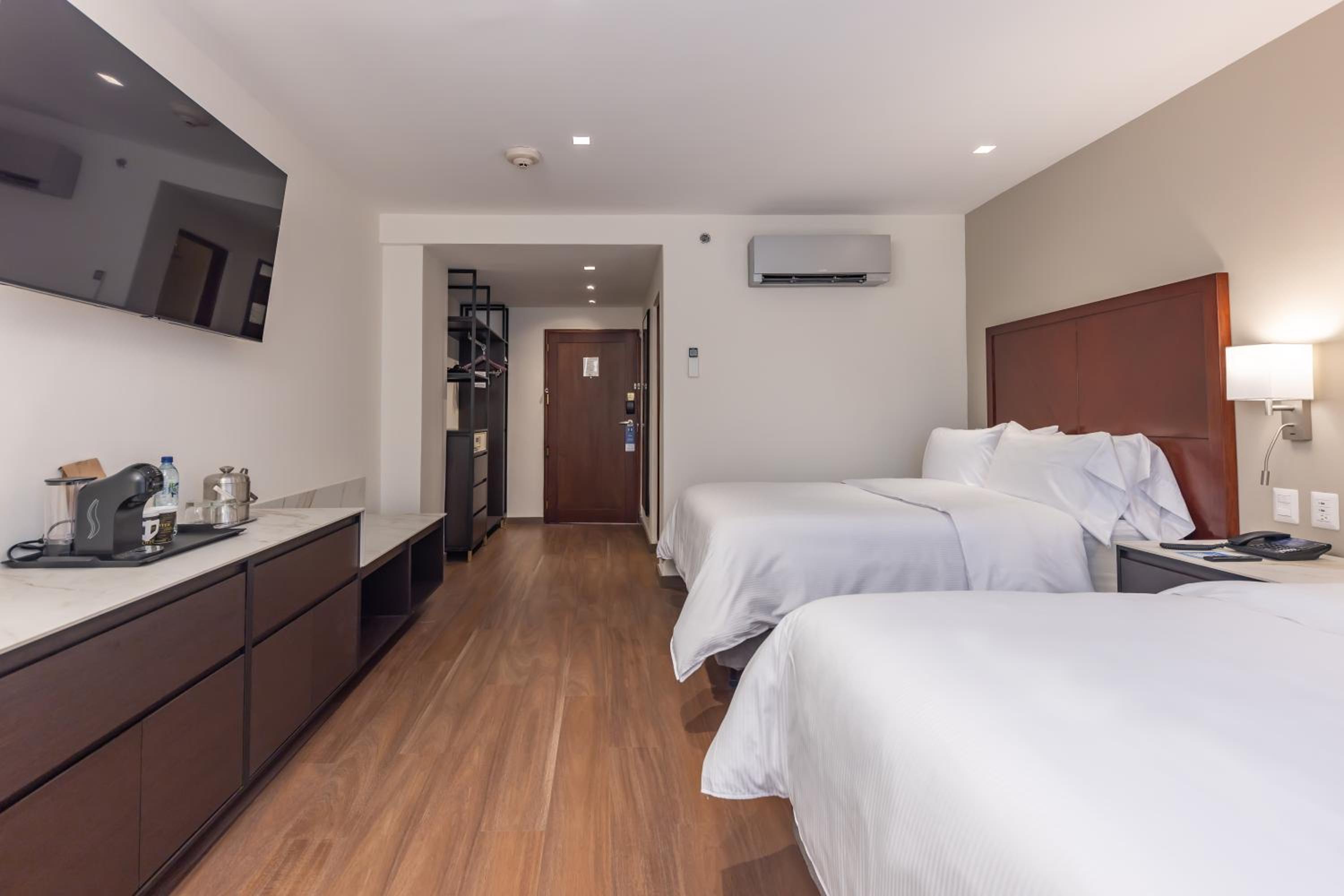 Double Room with Garden View - Photo 3