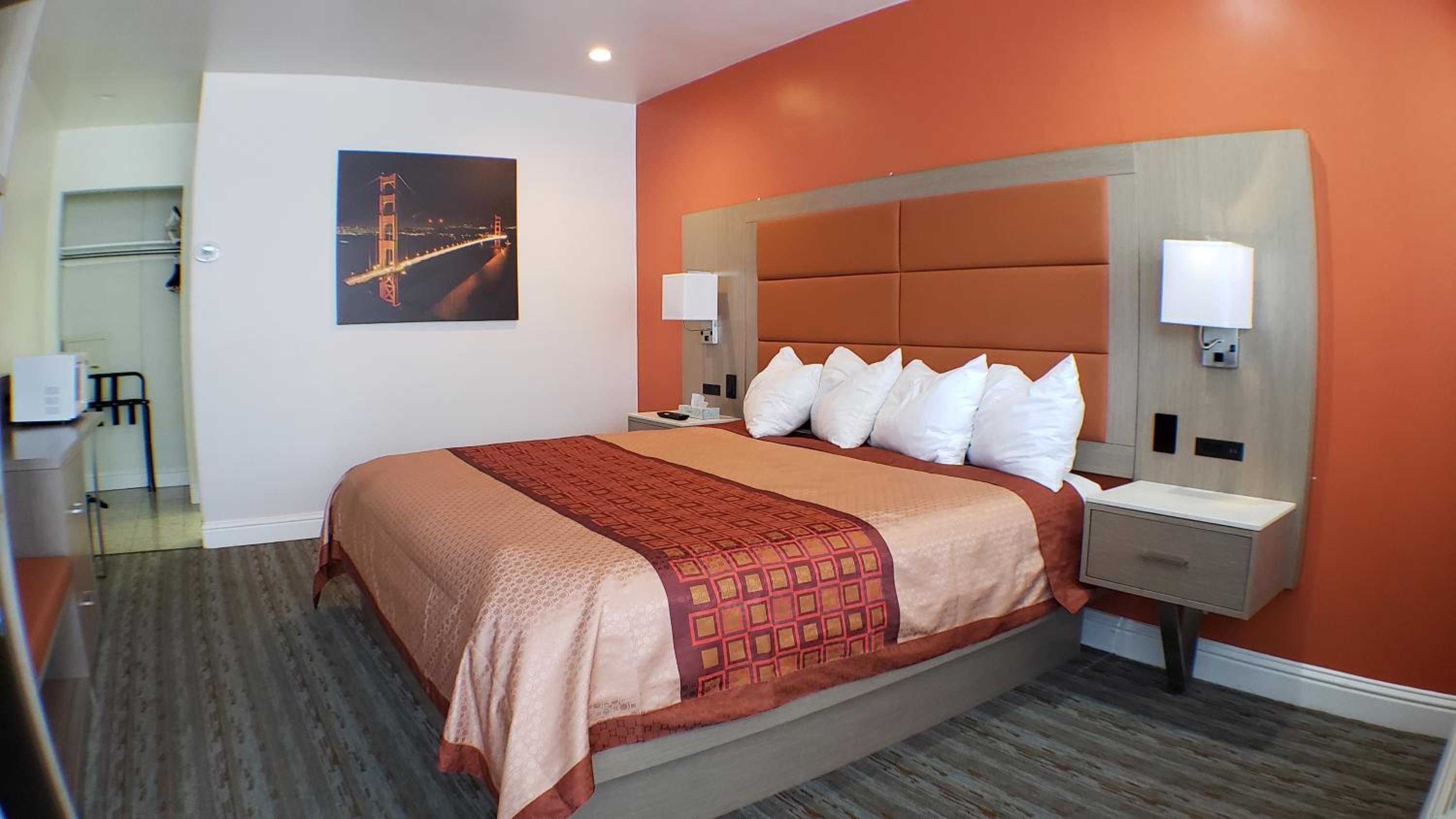 Standard King Room - Photo 5