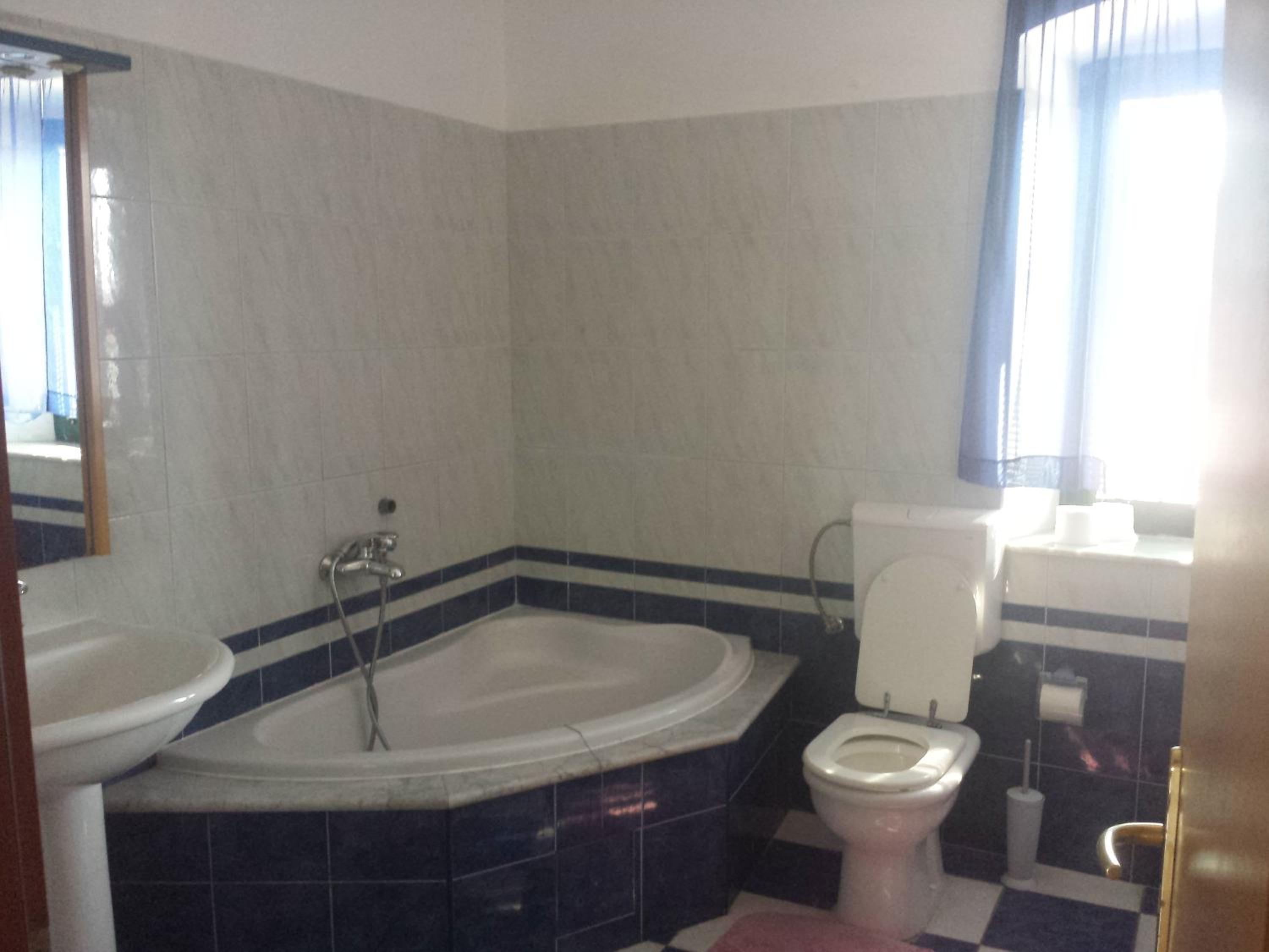 Classic Twin Room - Photo 3