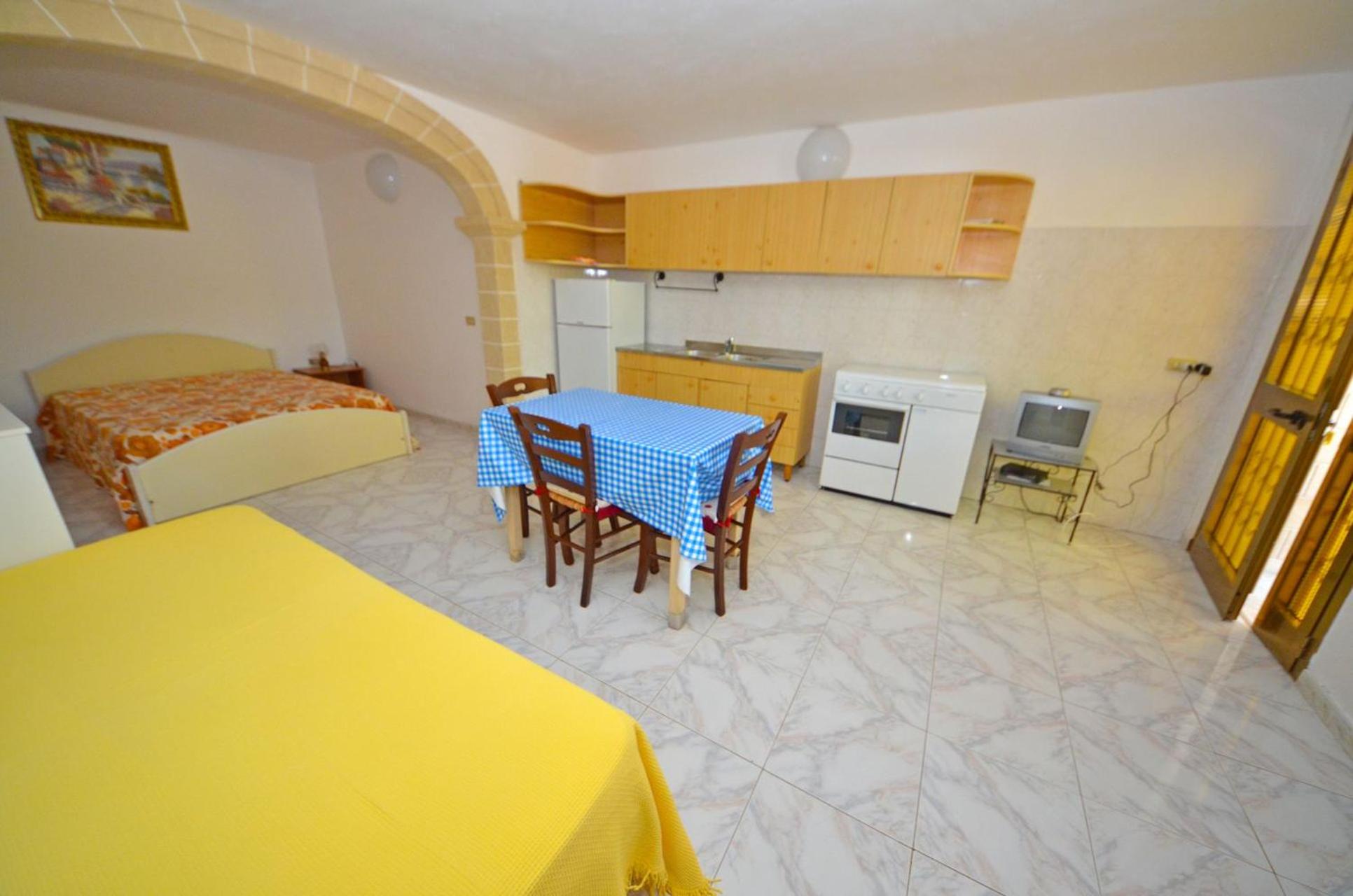 One-Bedroom House photo 1