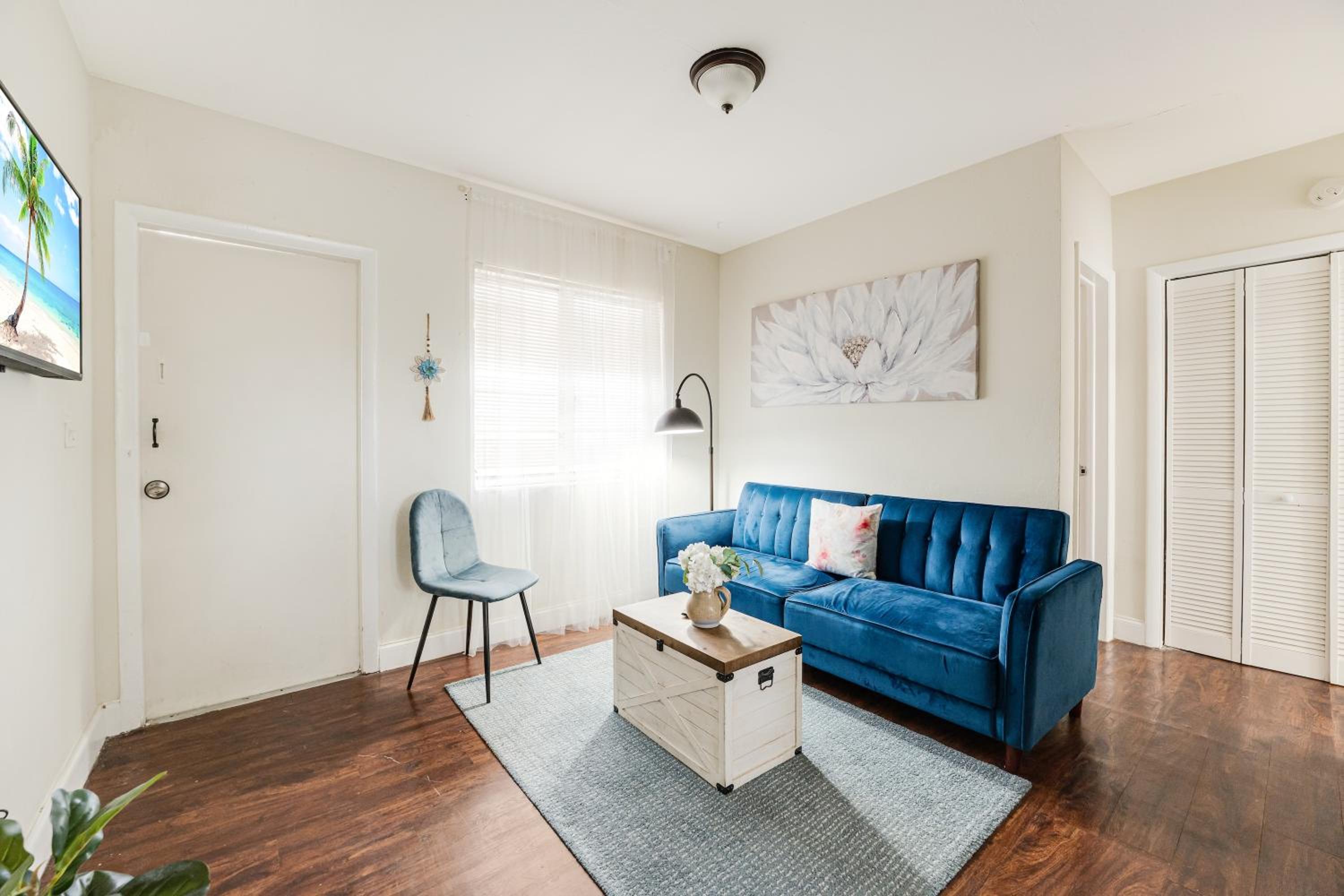 Apartment photo 1