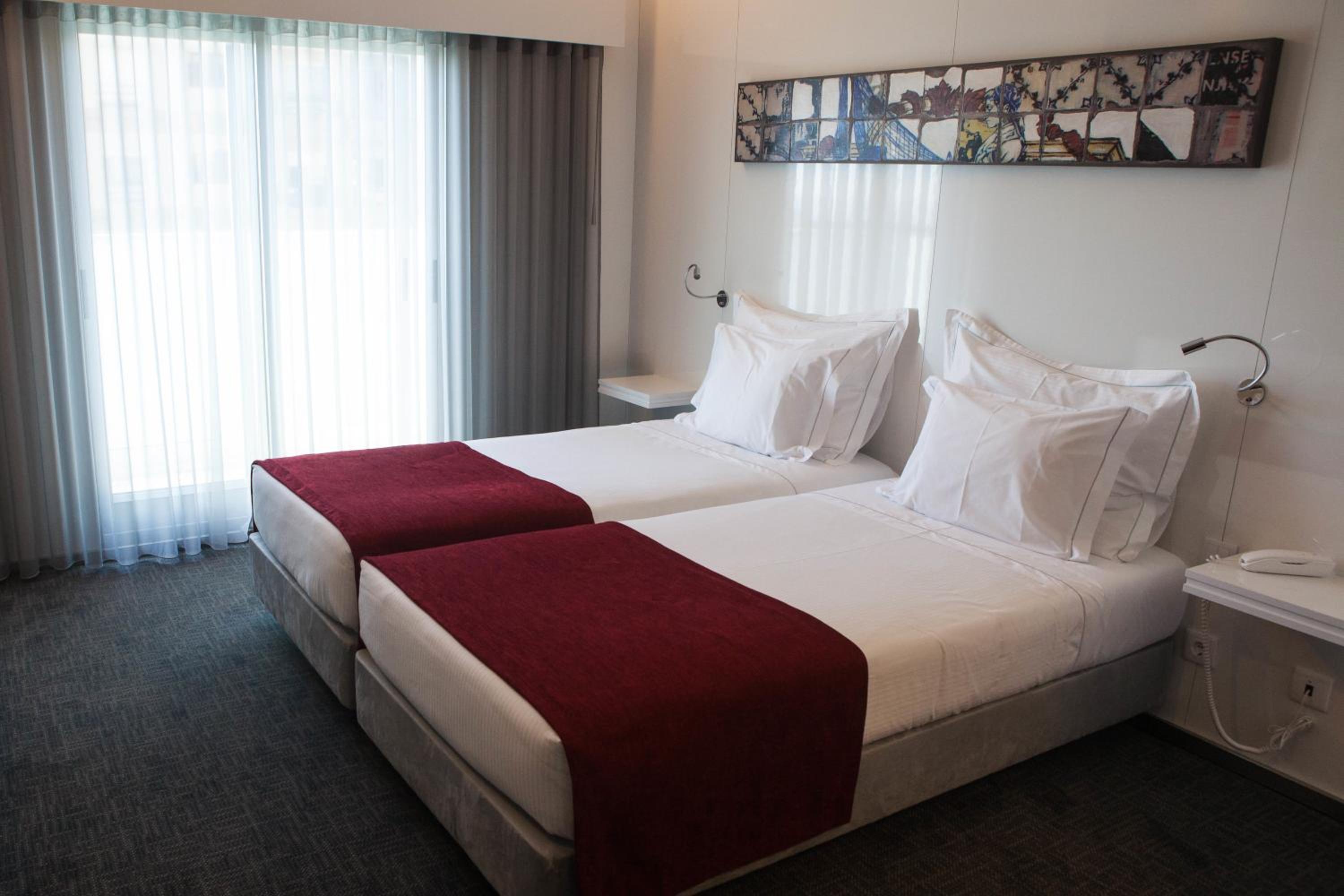 Twin Room - Photo 1
