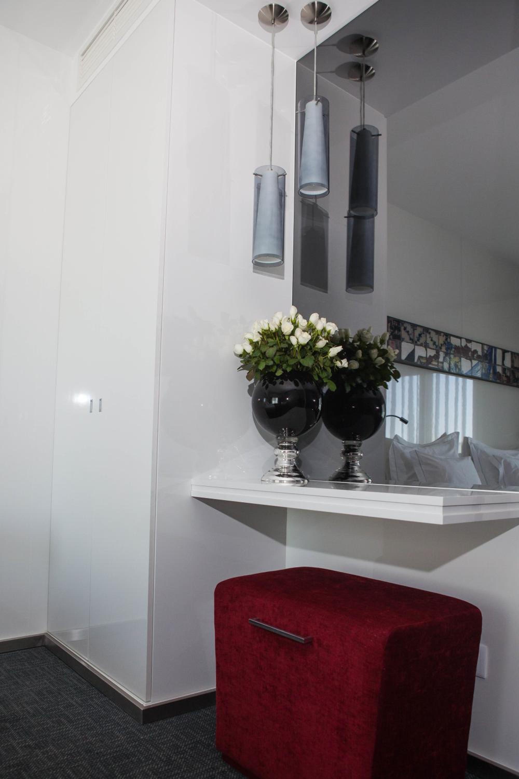 Twin Room - Photo 6