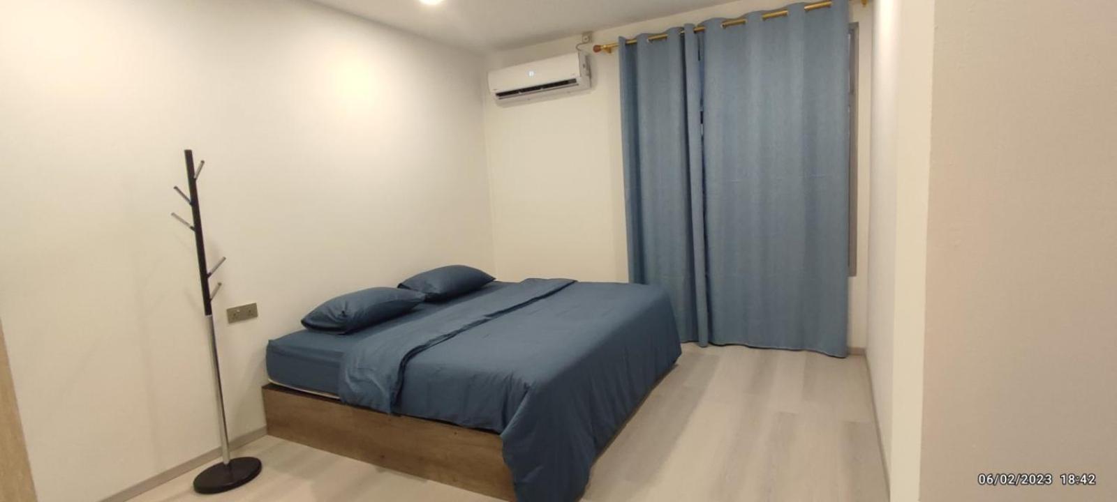 Queen Room photo 1