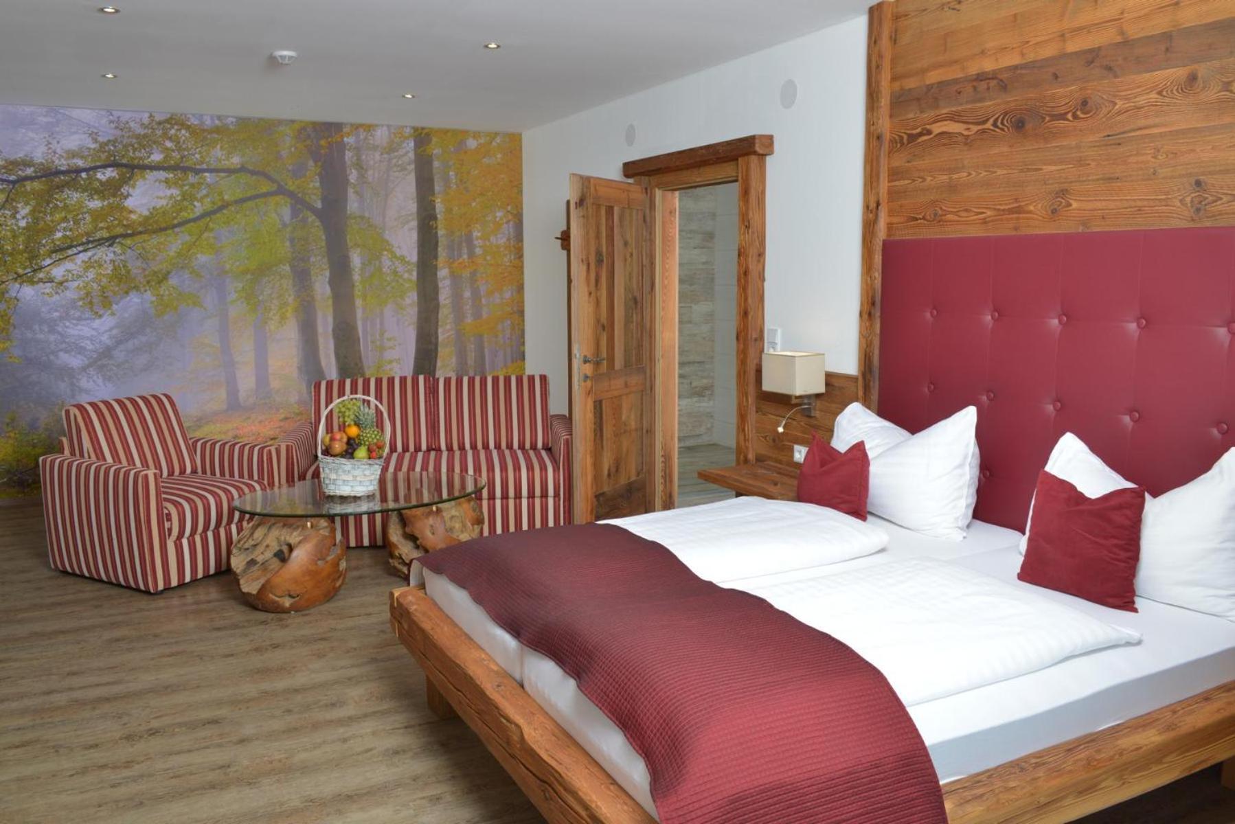Junior Suite with Mountain View photo 1
