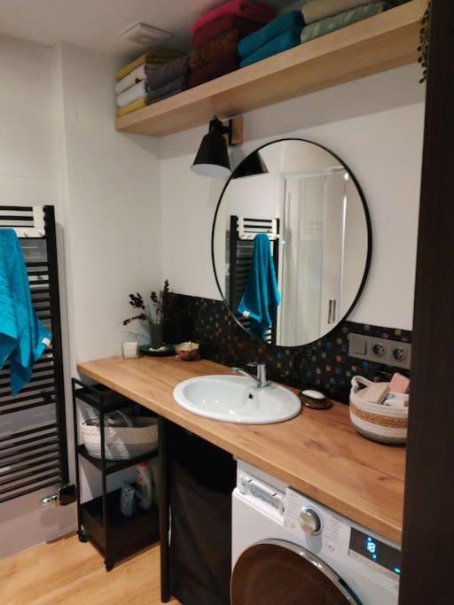 One-Bedroom Apartment photo 2