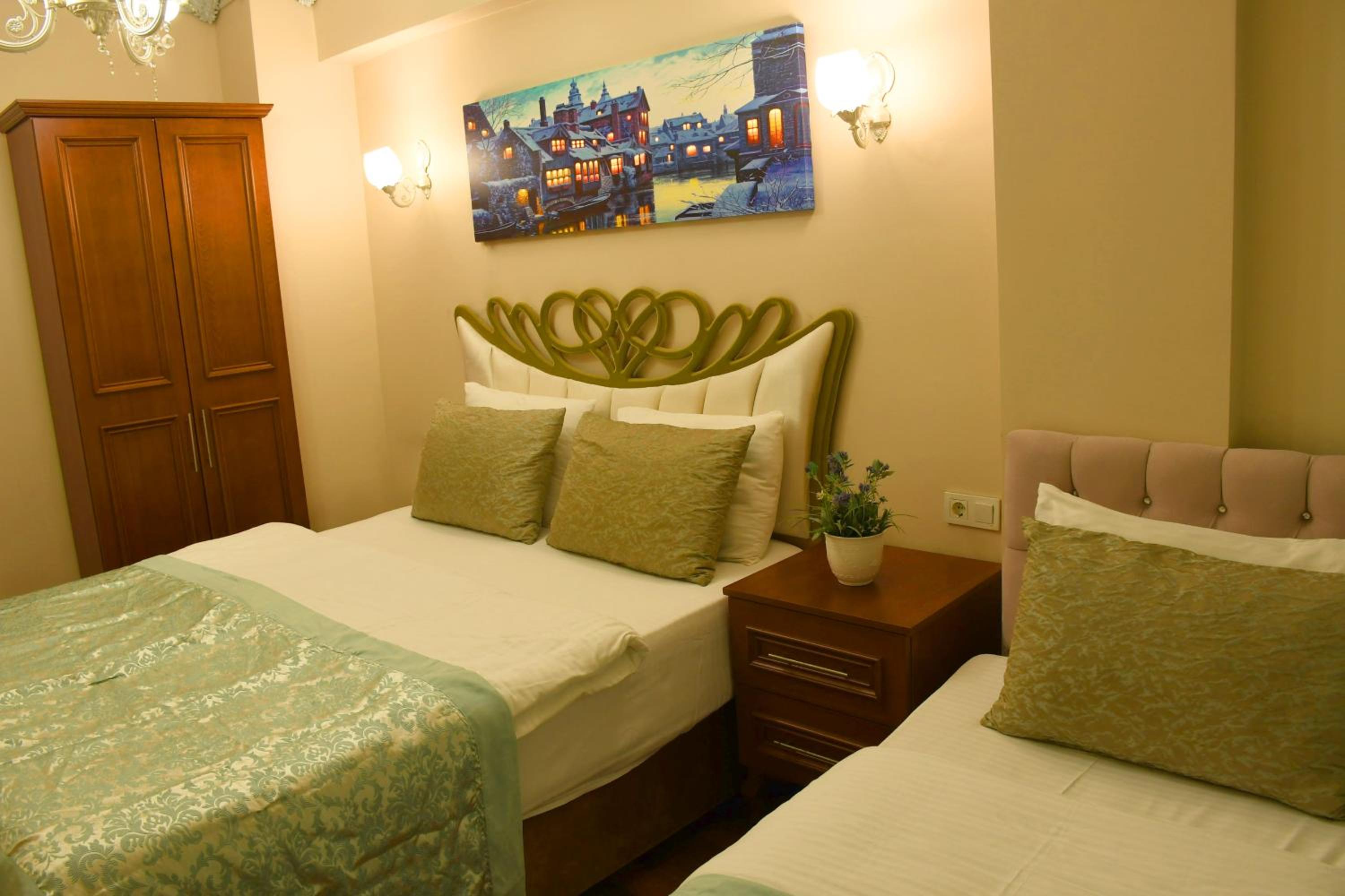 Triple Room with Garden View photo 2