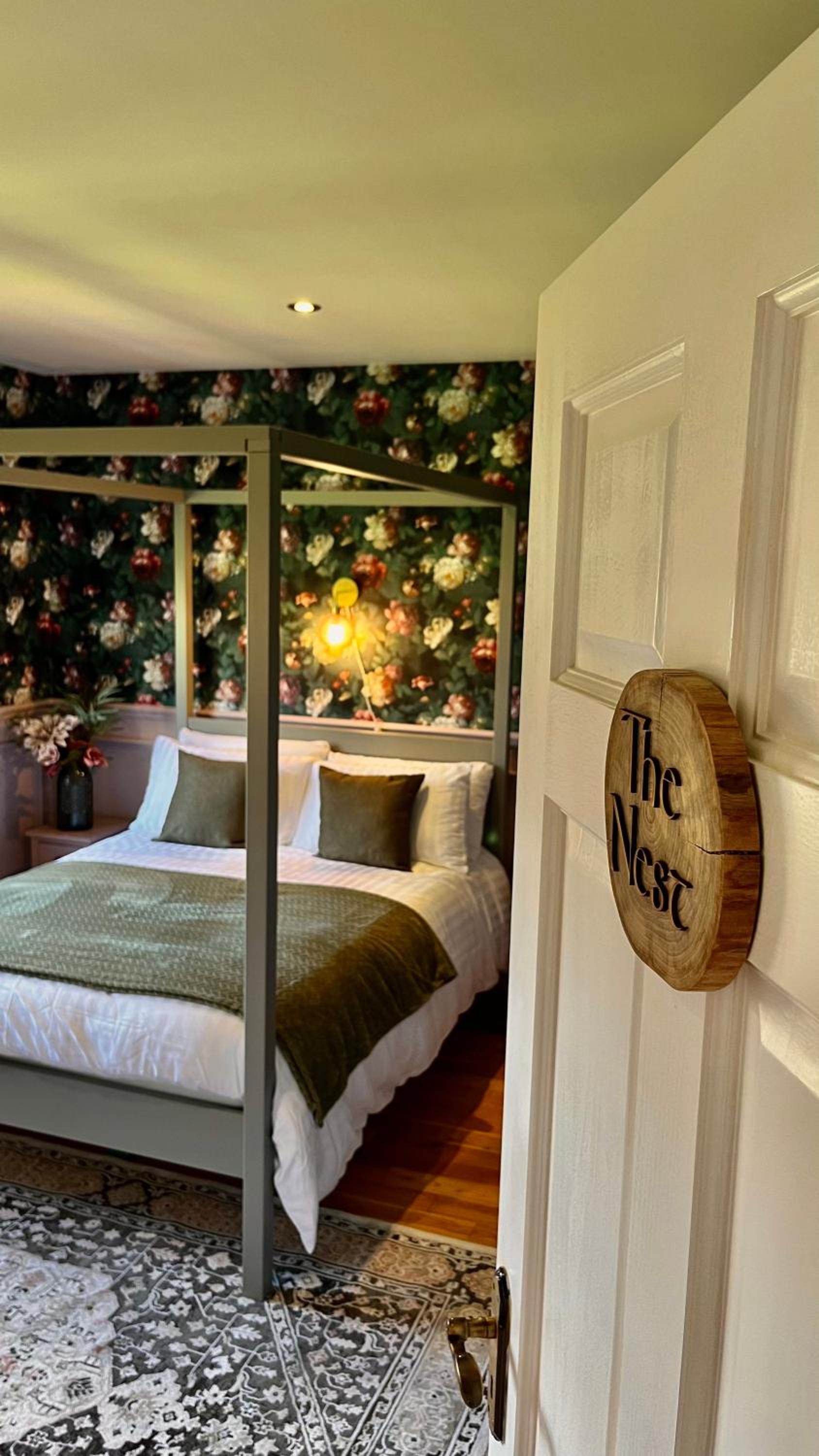 Deluxe Double Room with Bath photo 3