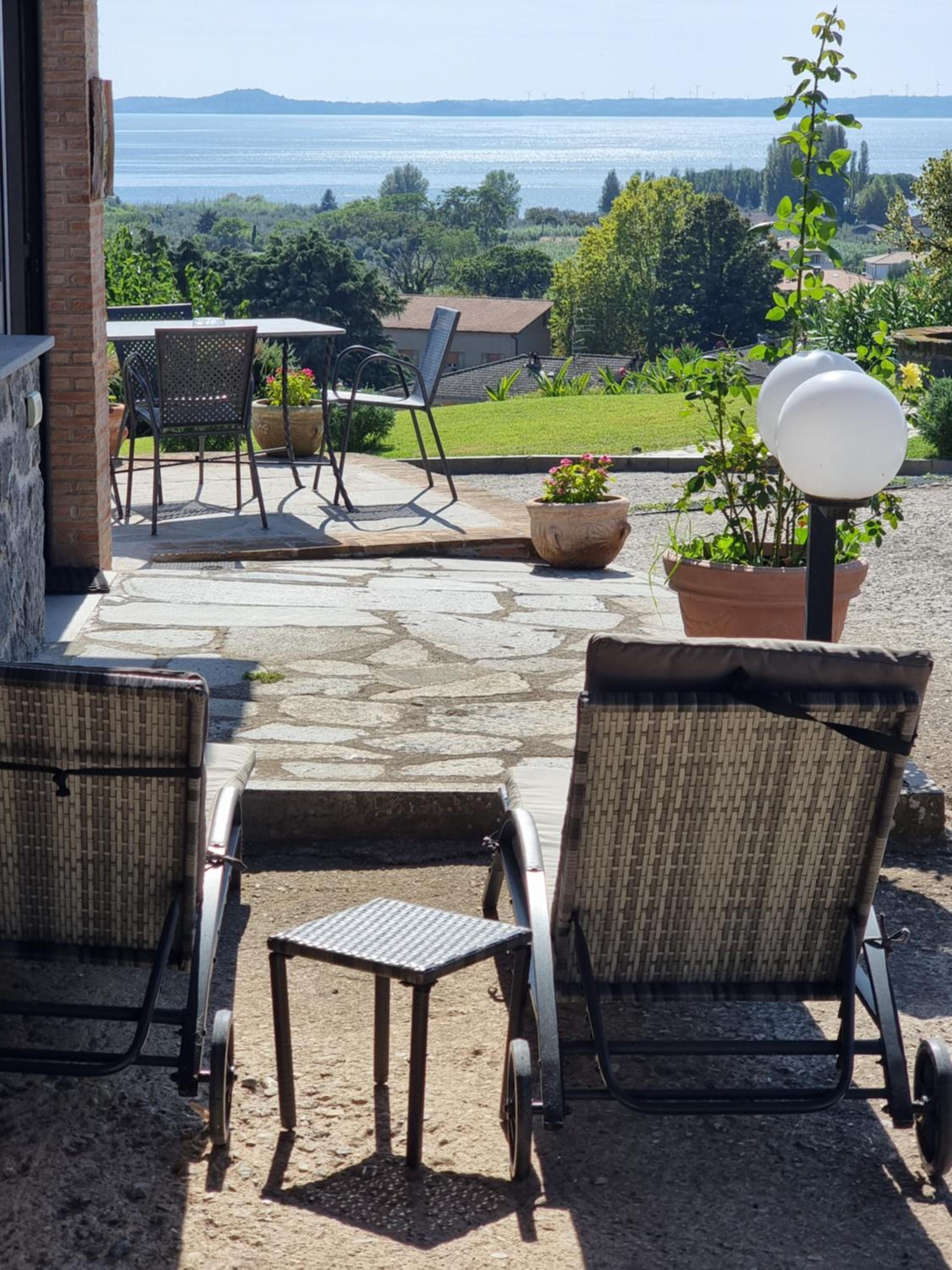 Double Room with Lake View - Photo 11