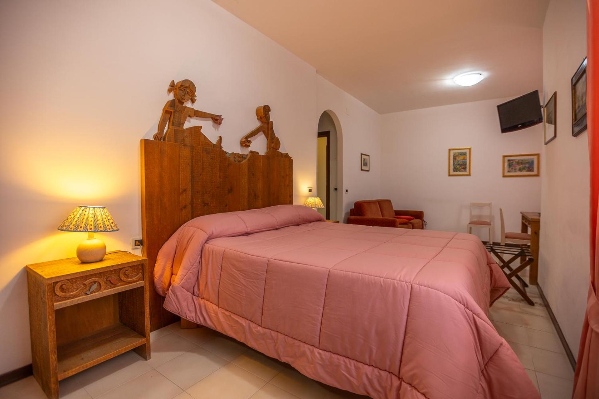 Double Room - Photo 15