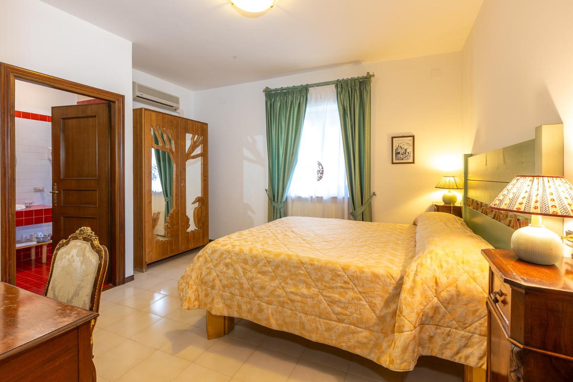 Small Double Room - Photo 15
