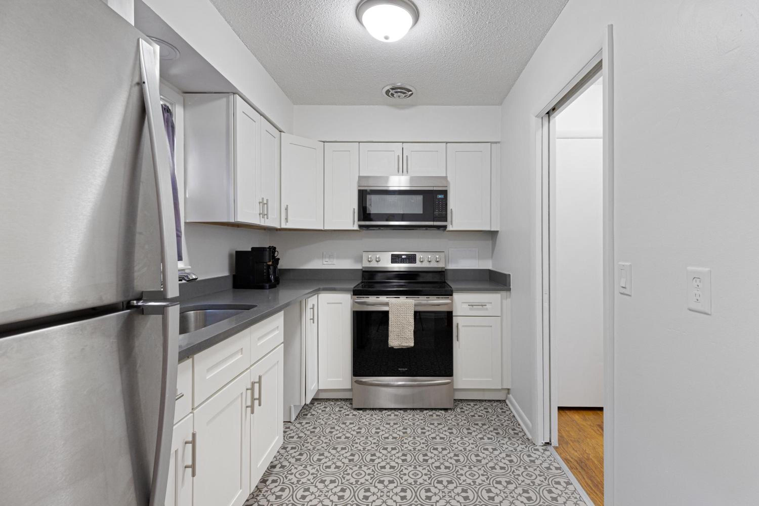 Apartment photo 2