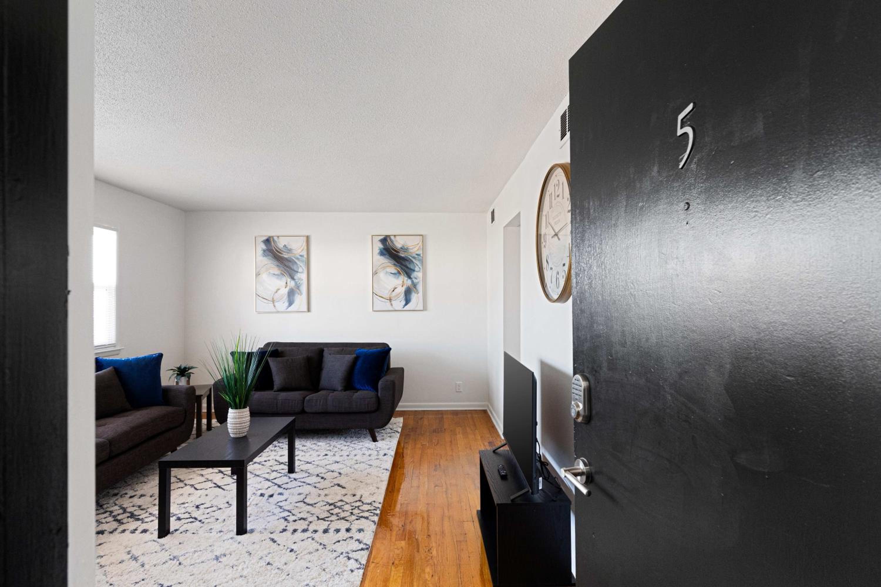 Apartment photo 1