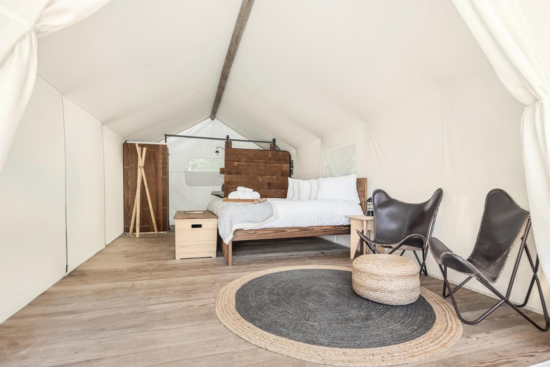 Deluxe Tent photo 1