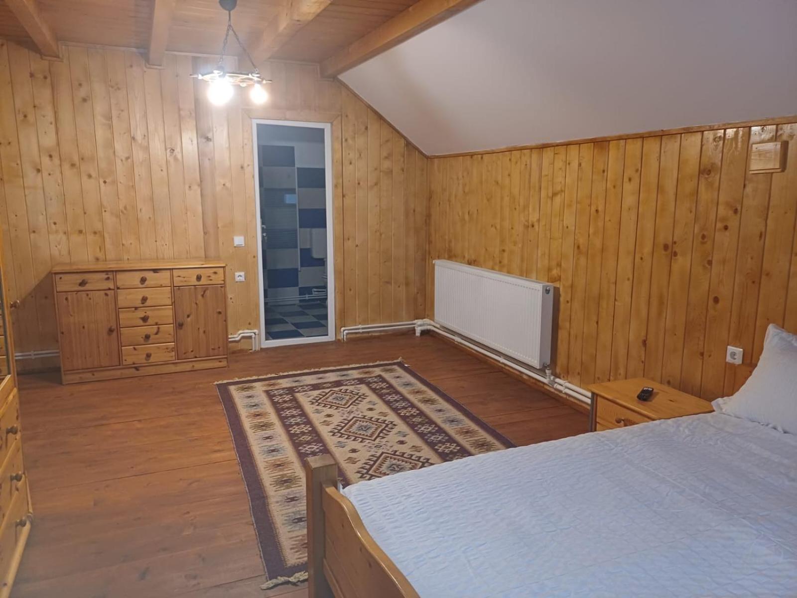 Deluxe Room (2 Adults + 1 Child) photo 1