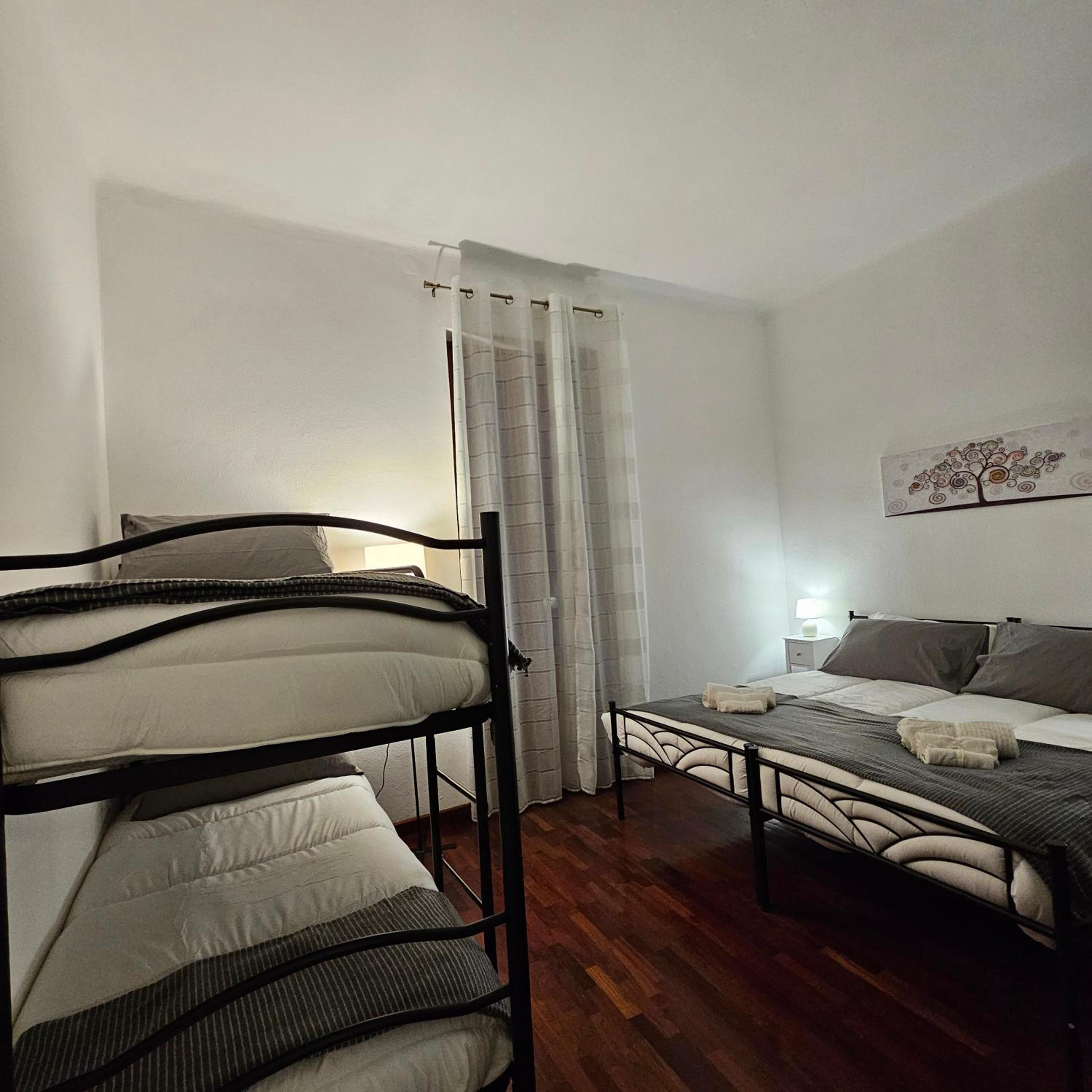 One-Bedroom House photo 1